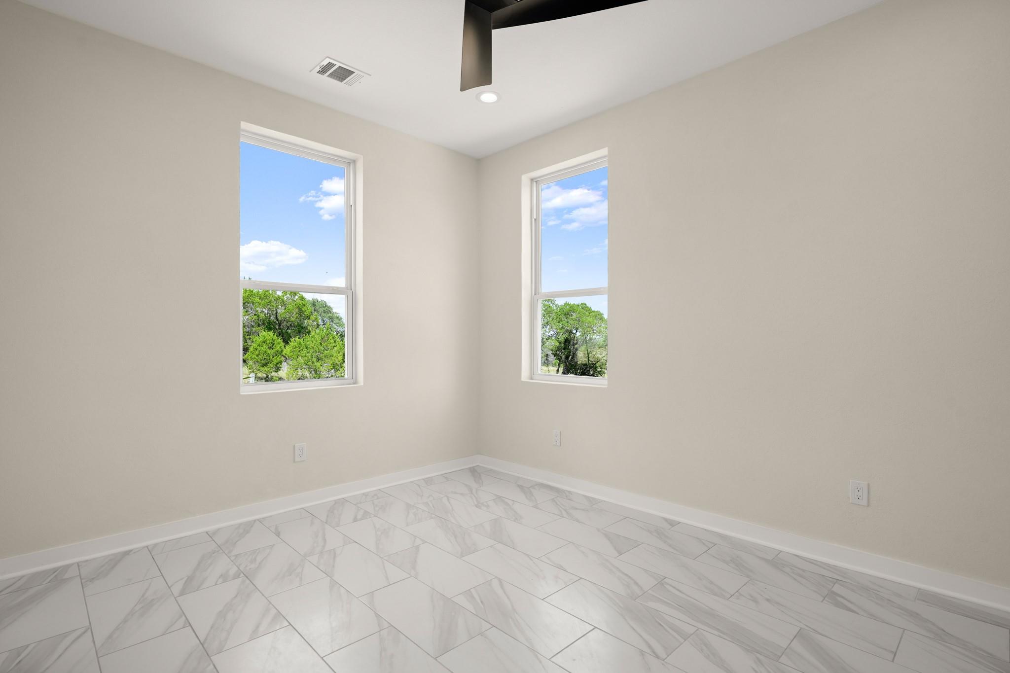 2401 Thurber Ln Property Photo 18
