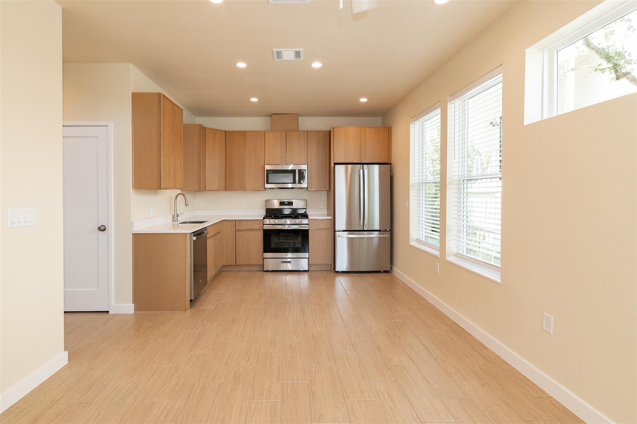 1012 W Milton St #c Property Photo 3
