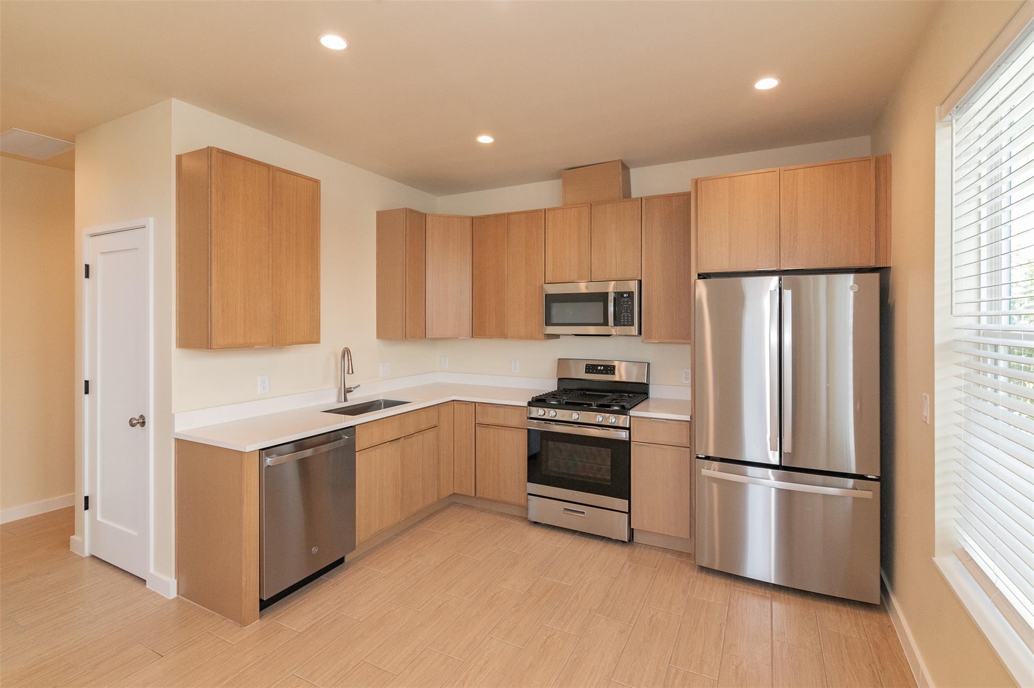 1012 W Milton St #c Property Photo 4
