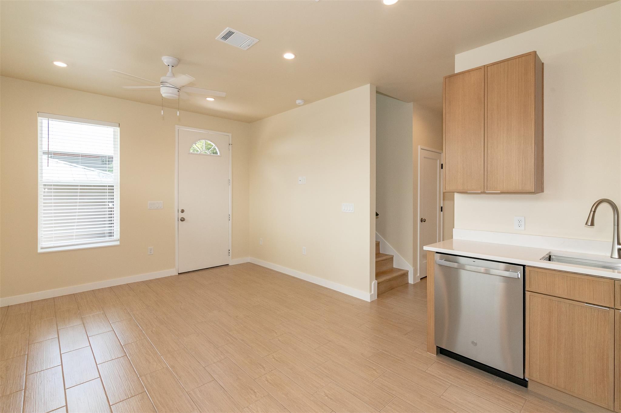 1012 W Milton St #c Property Photo 5