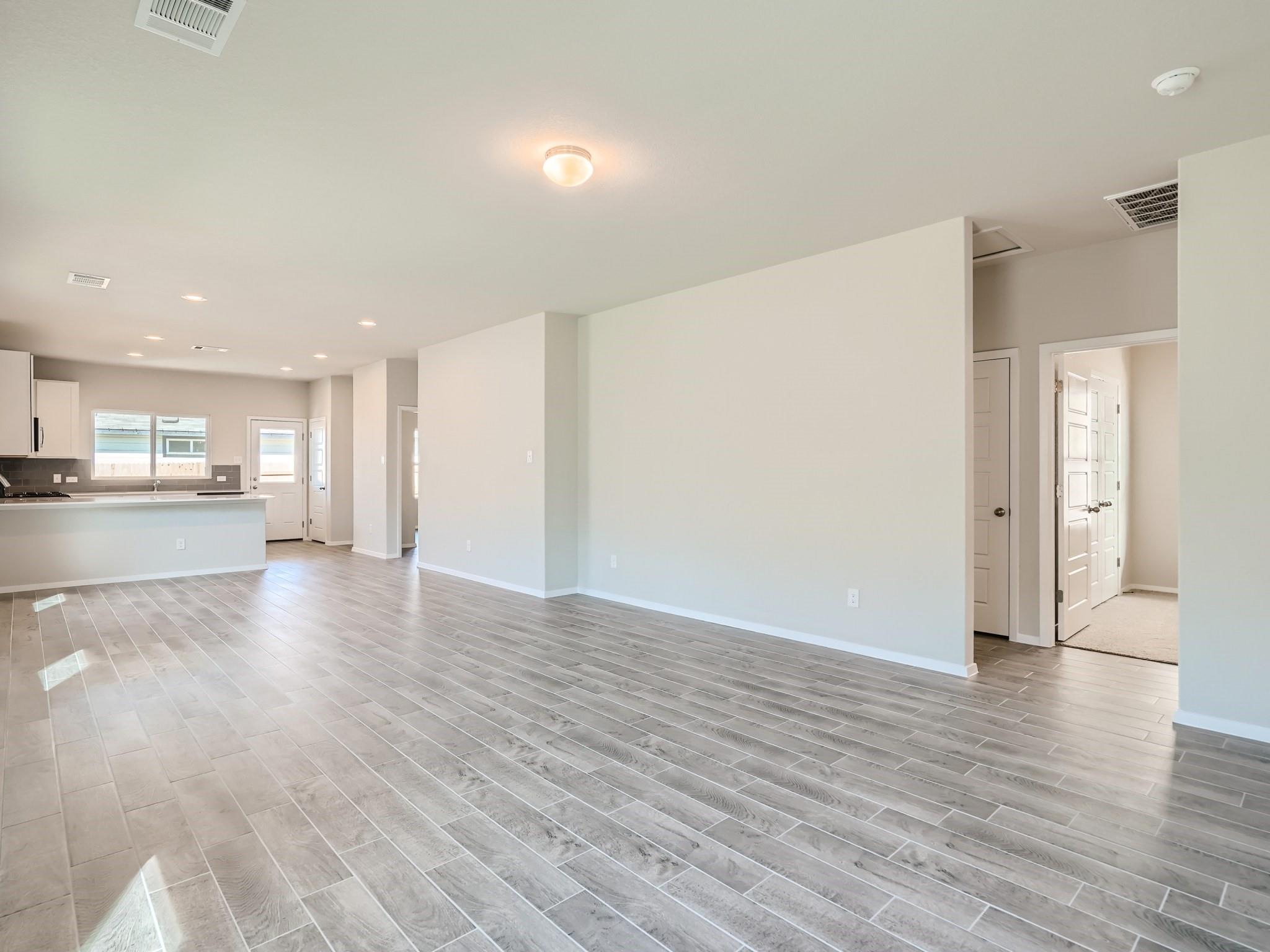 137 Delta Crst Property Photo 5