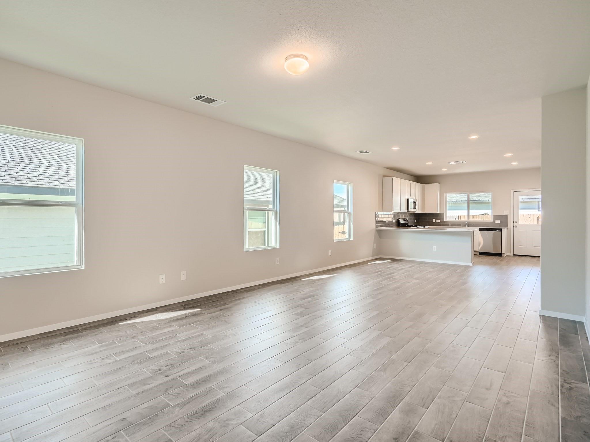137 Delta Crst Property Photo 6