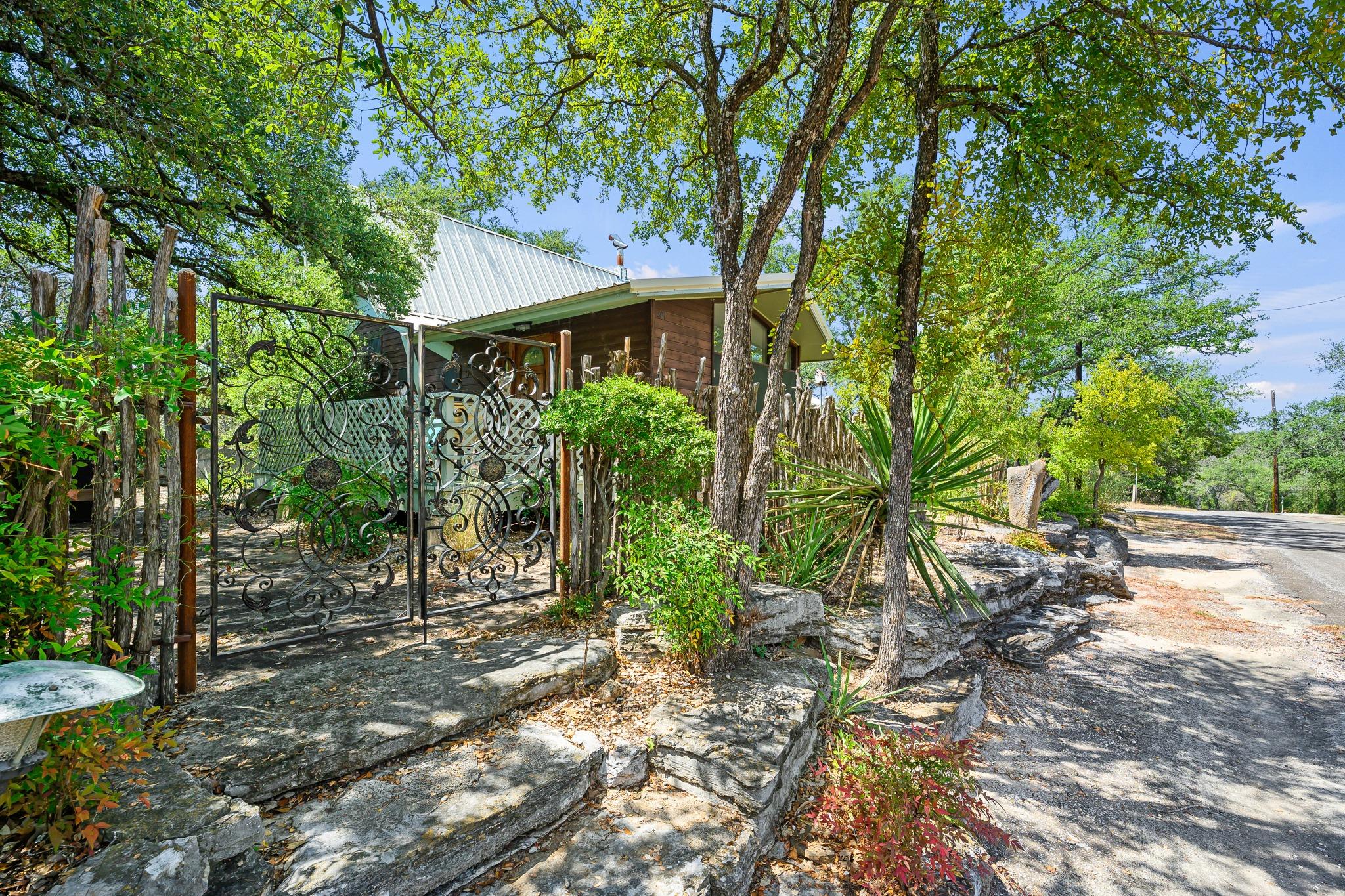 301 Yonder Dr Property Photo 2