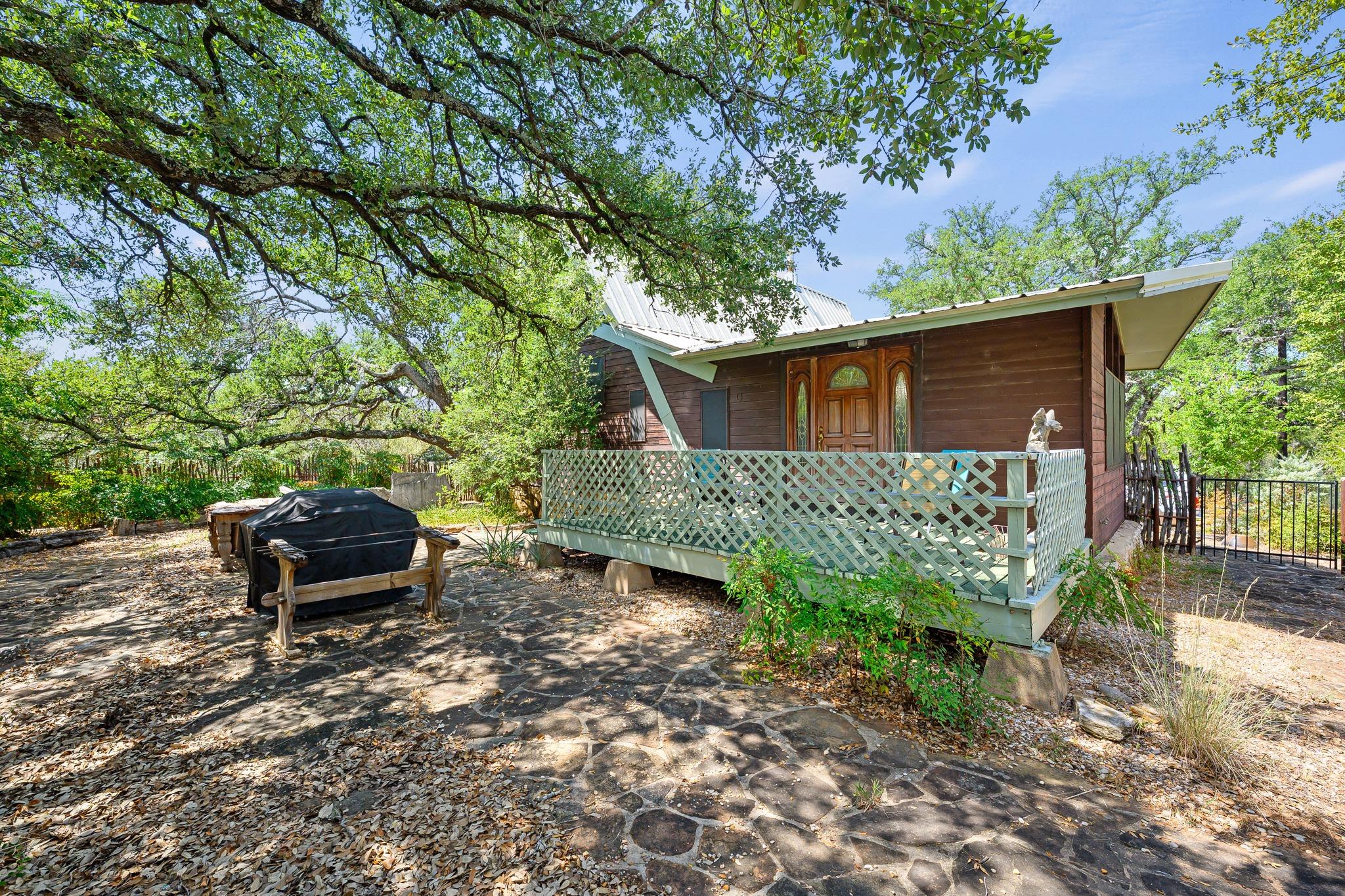 301 Yonder Dr Property Photo 3