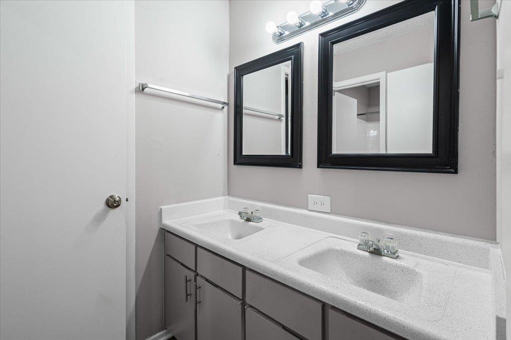 101 E 33rd St #206 Property Photo 9