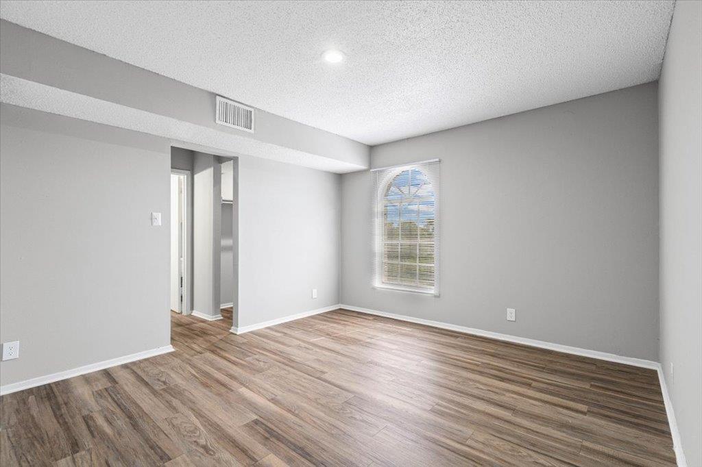 101 E 33rd St #206 Property Photo 10