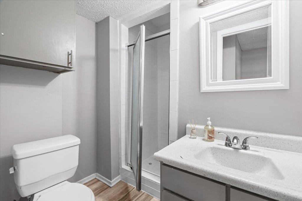 101 E 33rd St #206 Property Photo 12