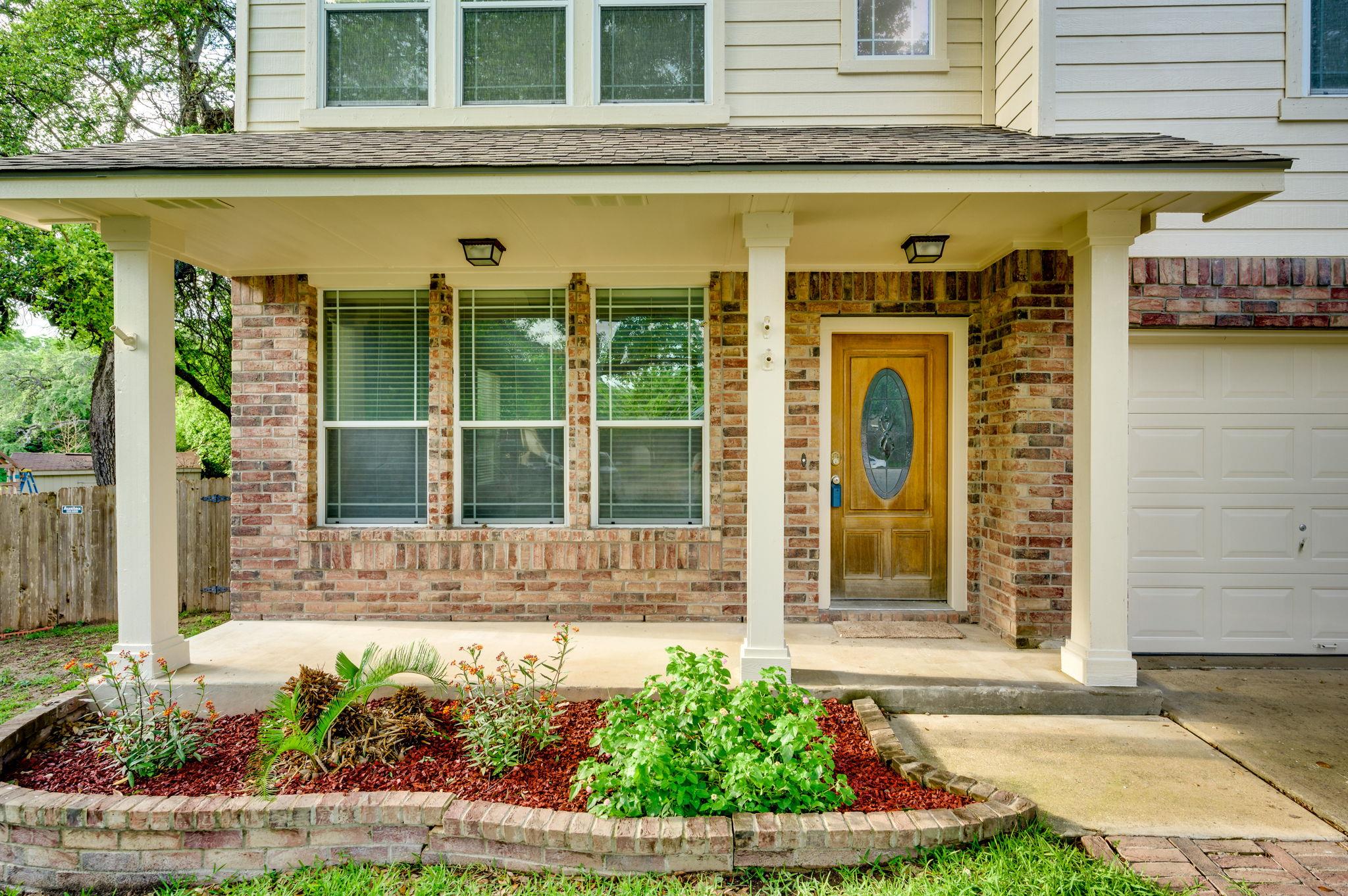 1112 Sundrop Pl Property Photo 1