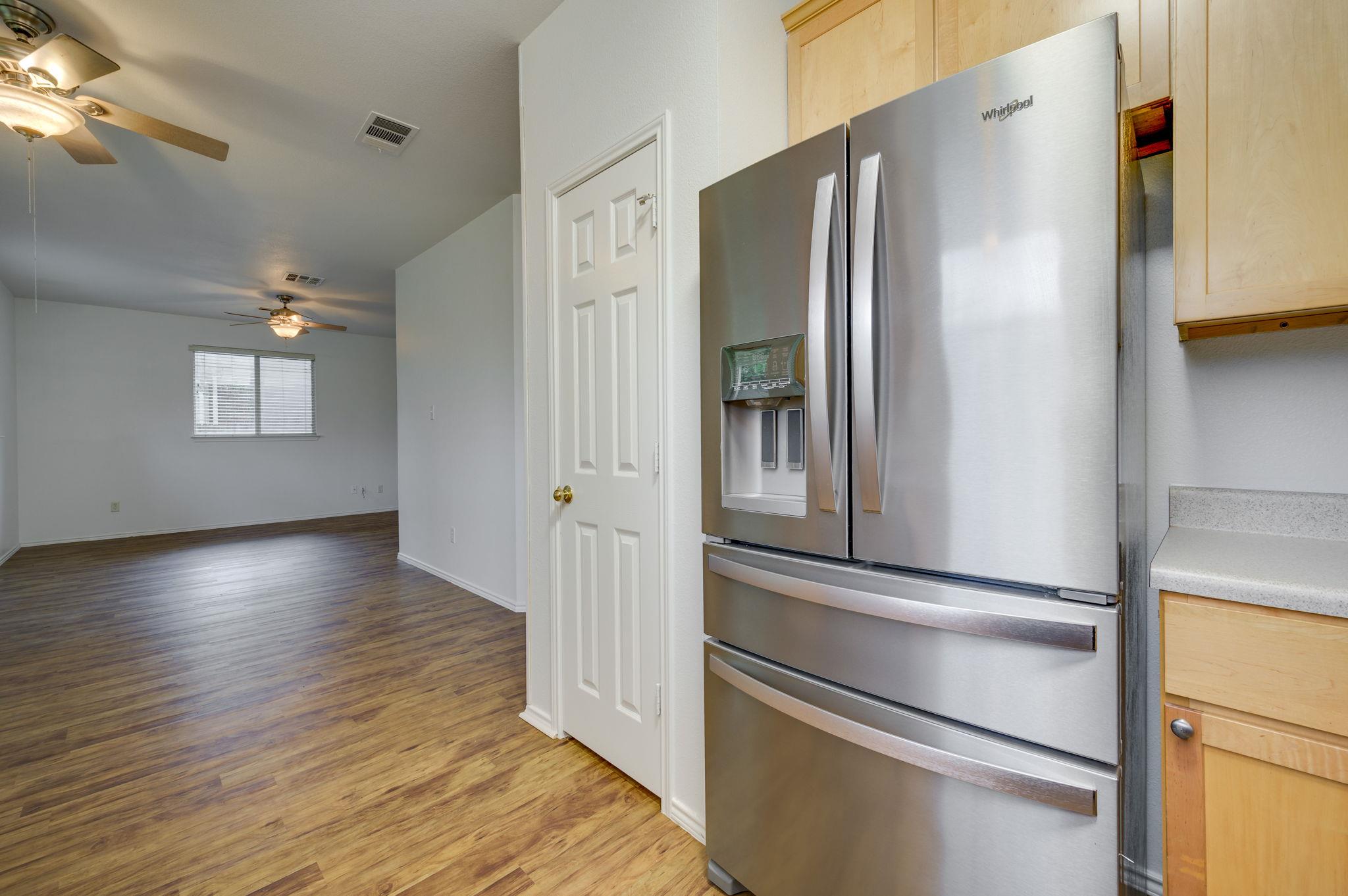 1112 Sundrop Pl Property Photo 5