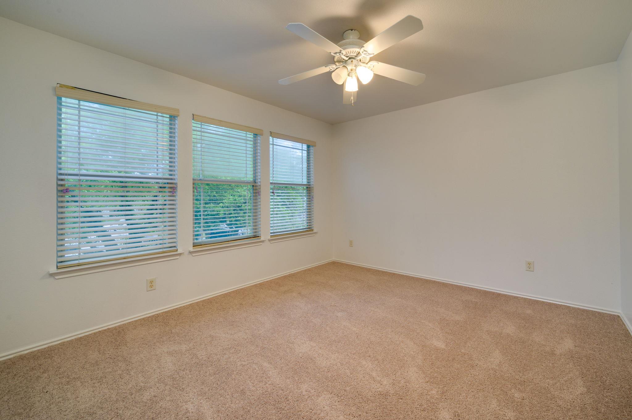 1112 Sundrop Pl Property Photo 9