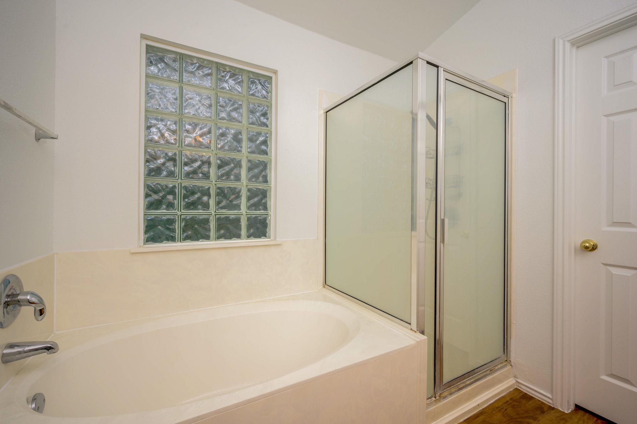 1112 Sundrop Pl Property Photo 17