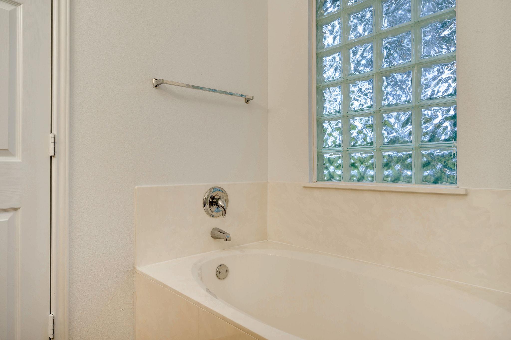 1112 Sundrop Pl Property Photo 18