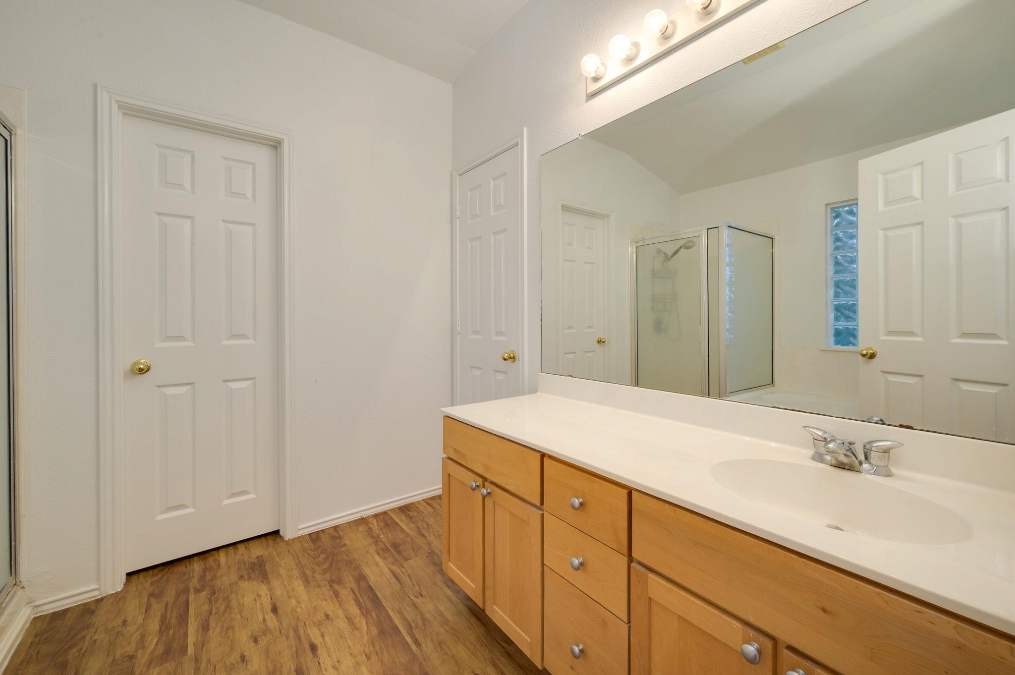 1112 Sundrop Pl Property Photo 19