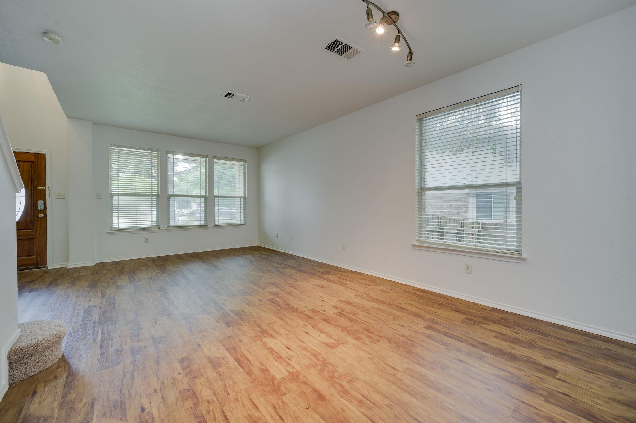 1112 Sundrop Pl Property Photo 25