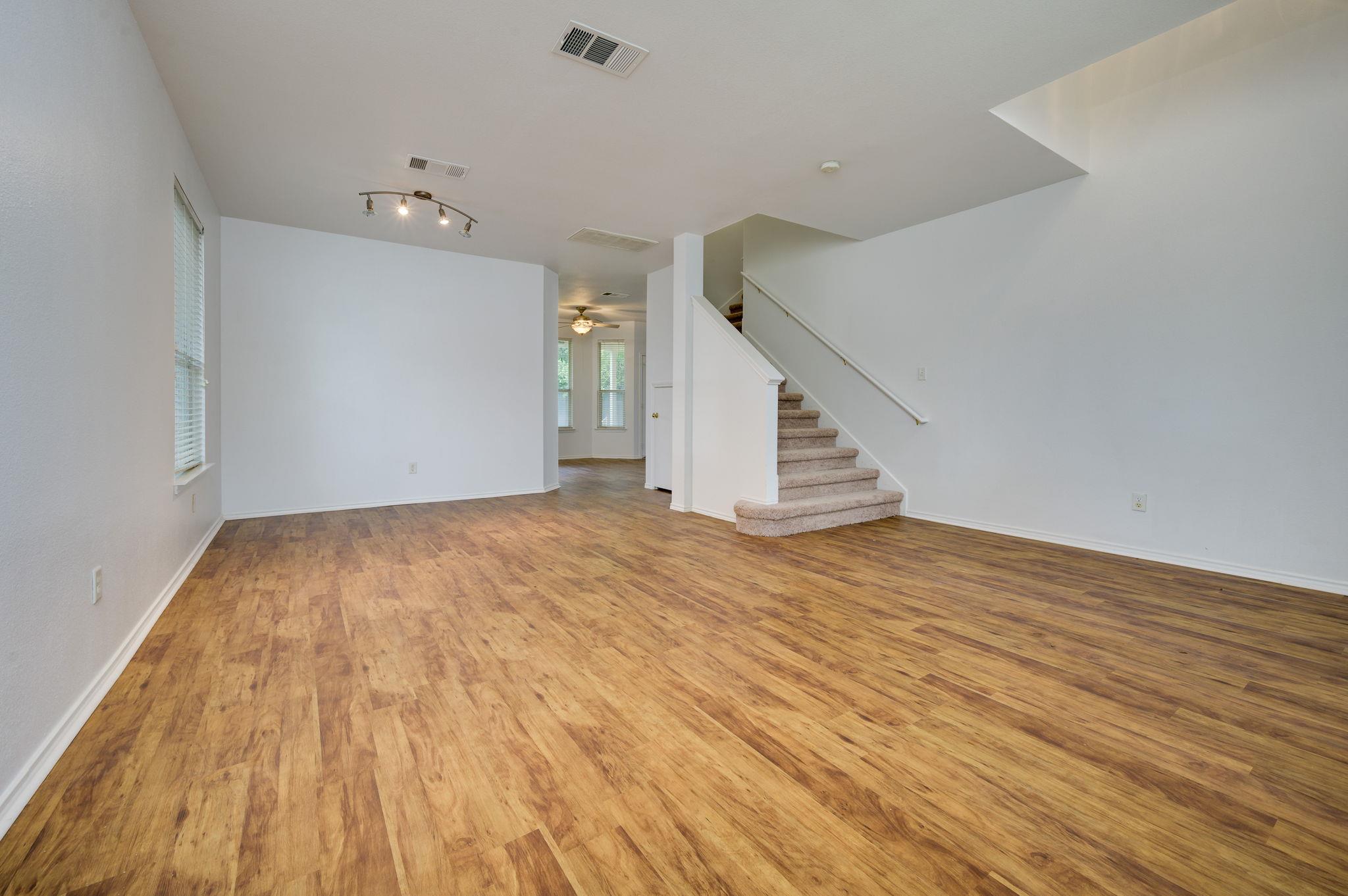 1112 Sundrop Pl Property Photo 28