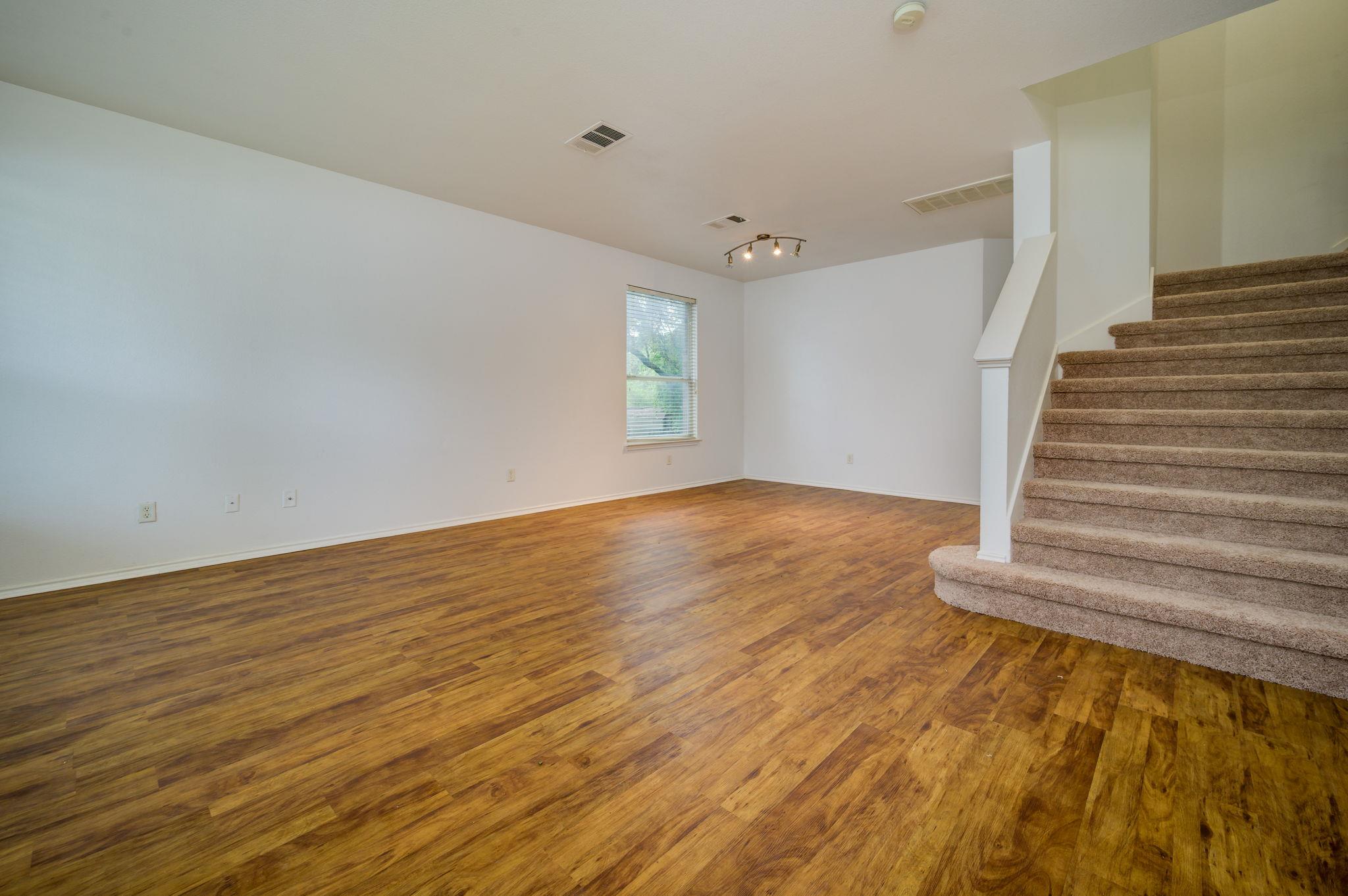 1112 Sundrop Pl Property Photo 29