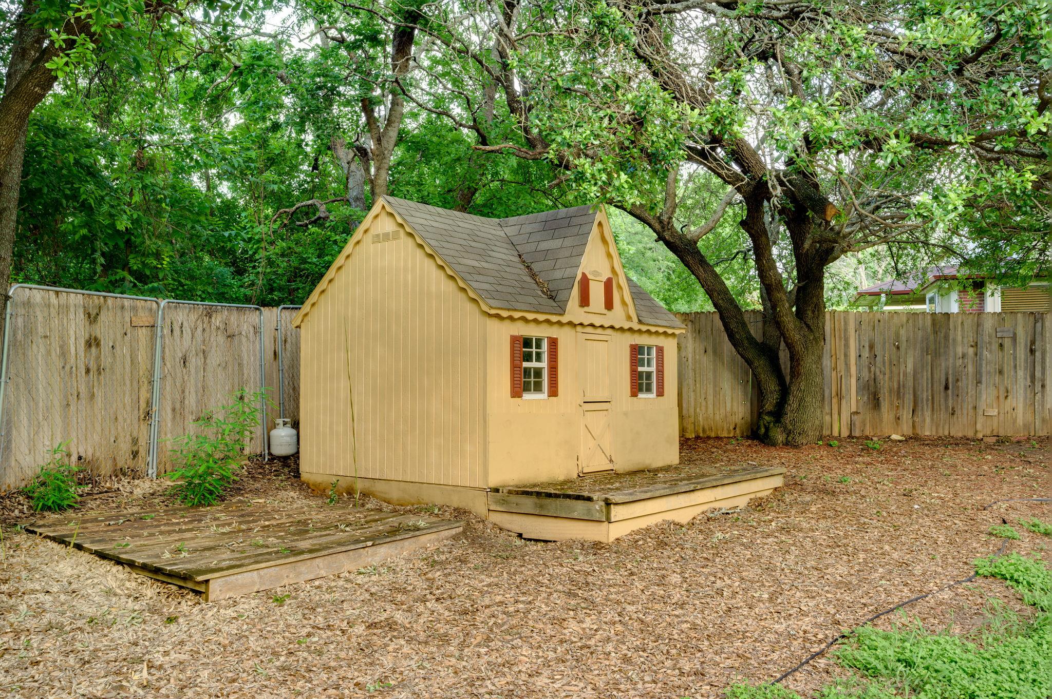 1112 Sundrop Pl Property Photo 33