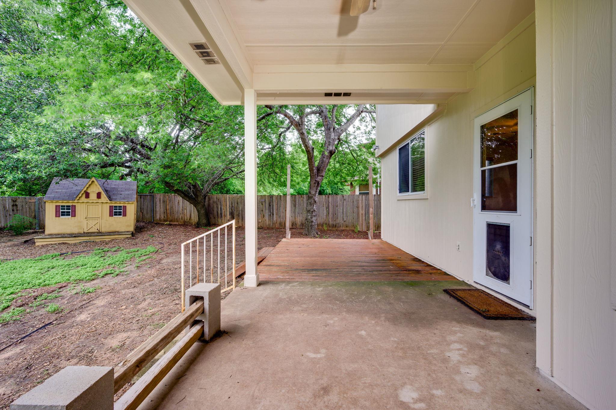 1112 Sundrop Pl Property Photo 39