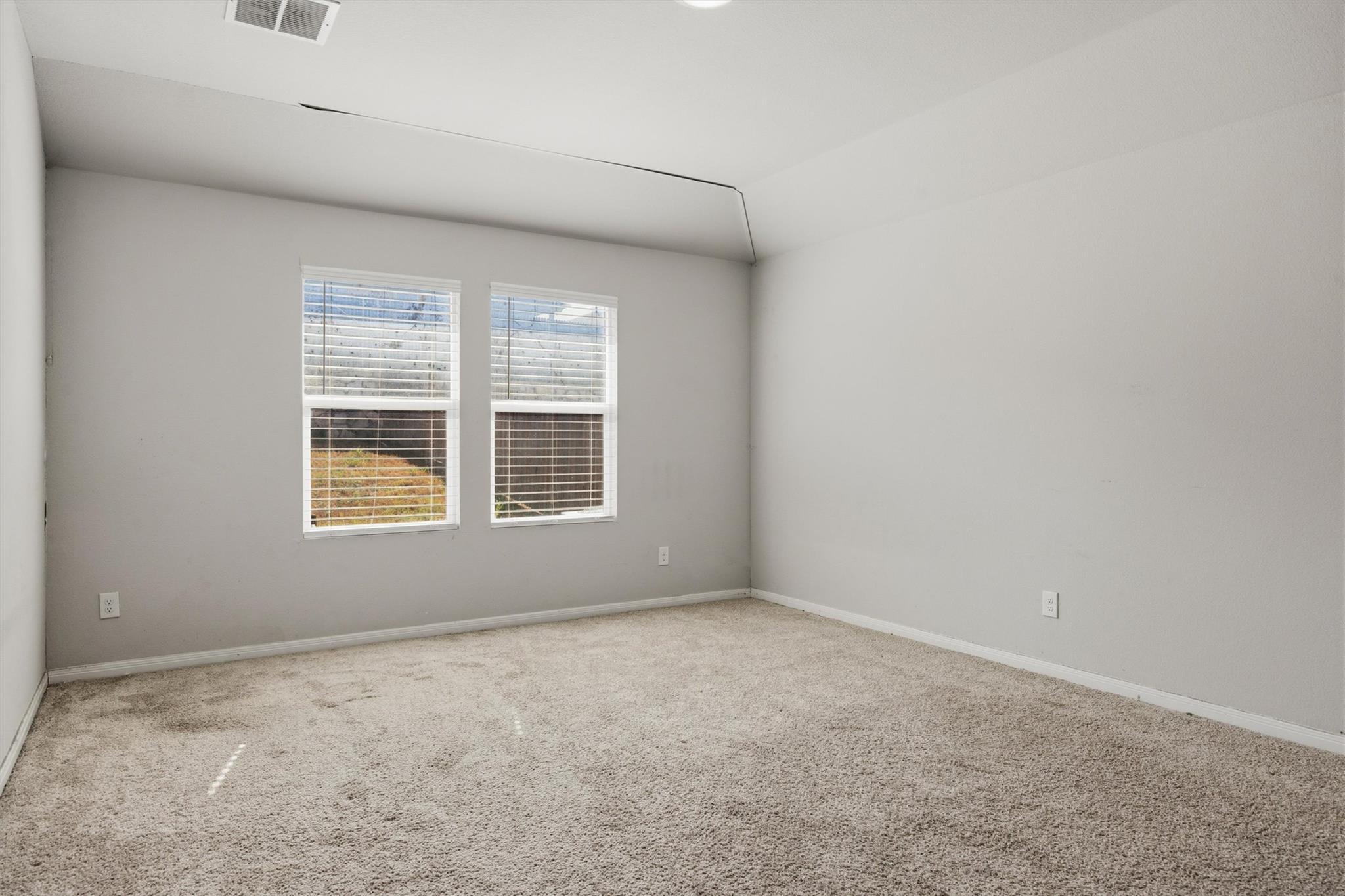 237 Spider Lily Dr Property Photo 6