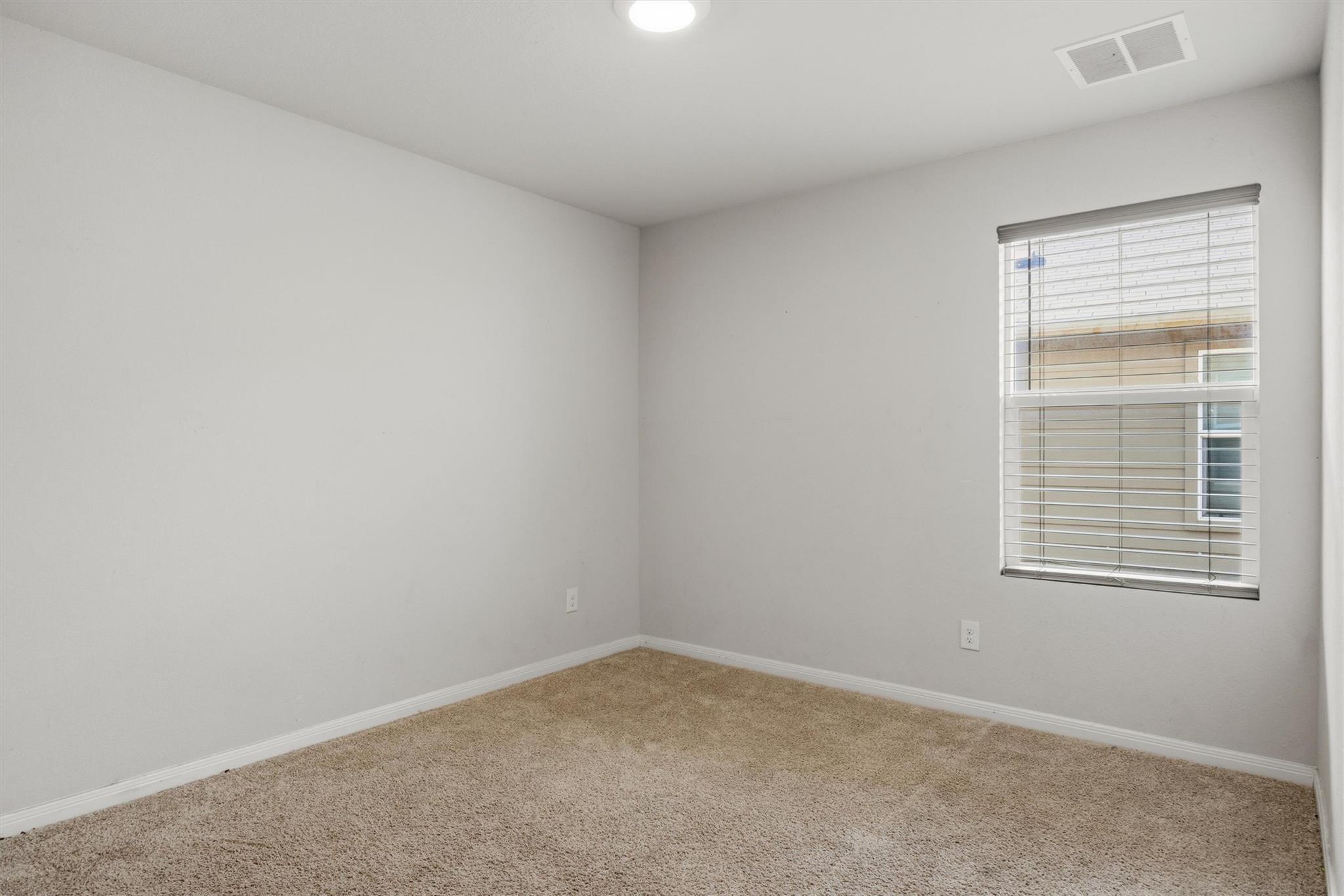 237 Spider Lily Dr Property Photo 9