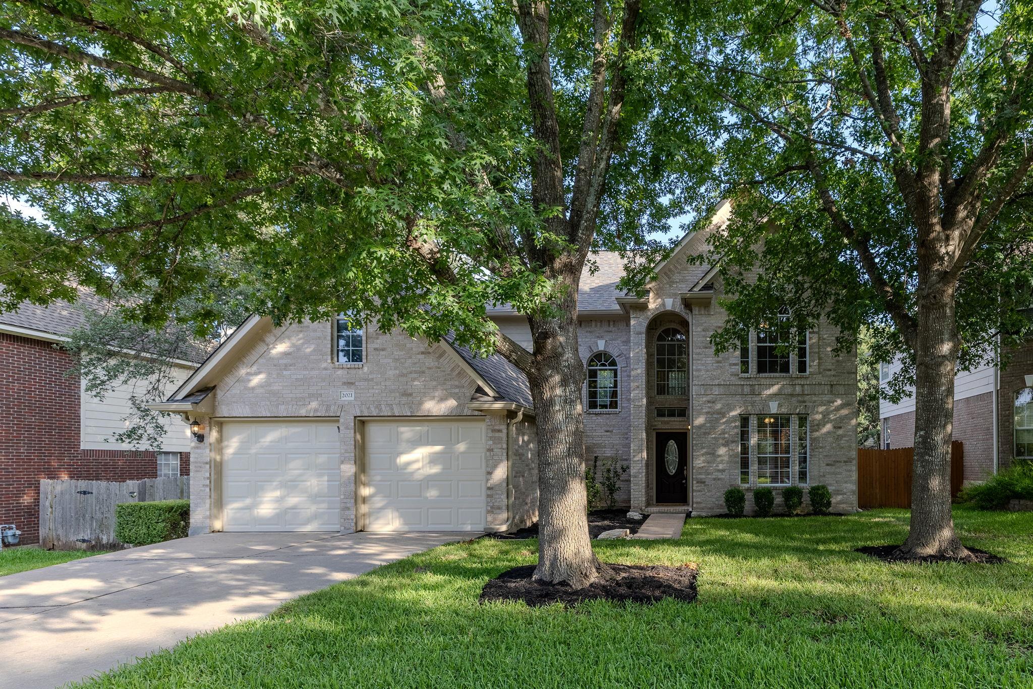 2021 Woodglen Dr Property Photo 1