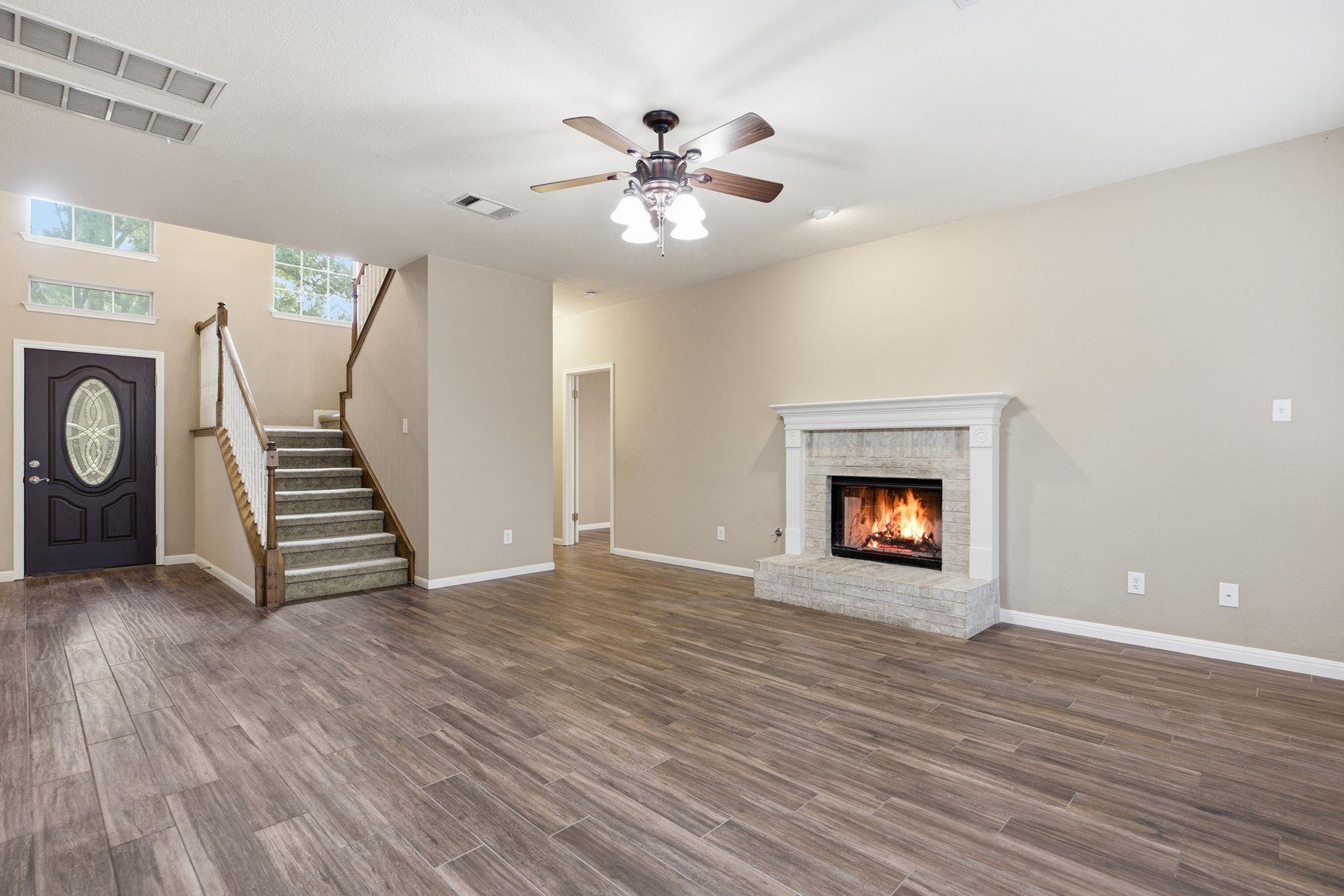 2021 Woodglen Dr Property Photo 2