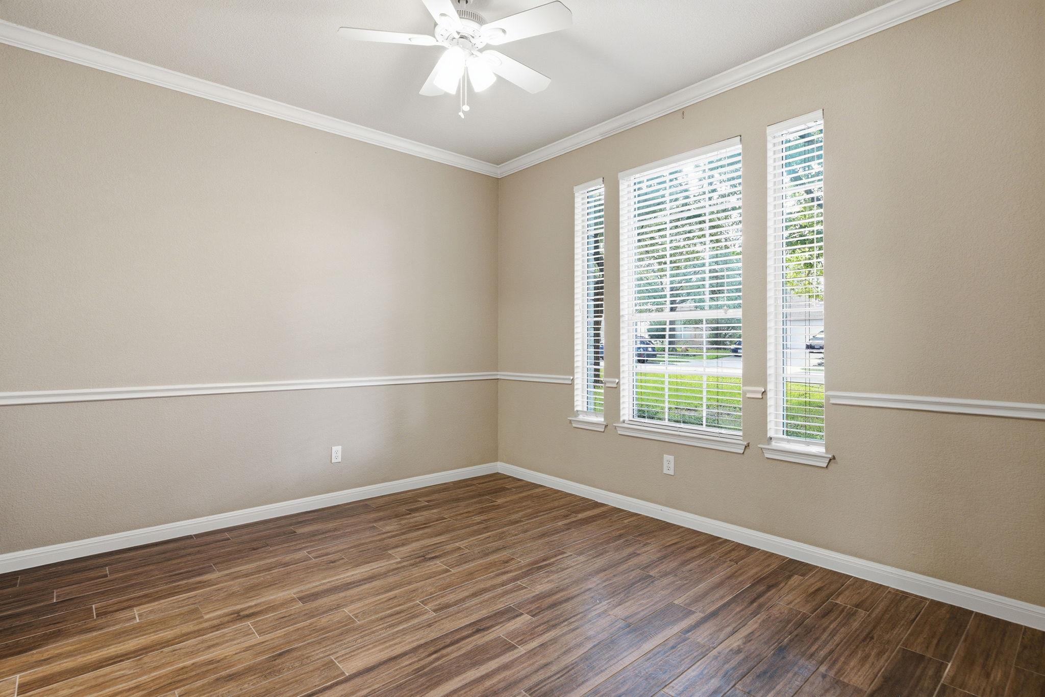 2021 Woodglen Dr Property Photo 14