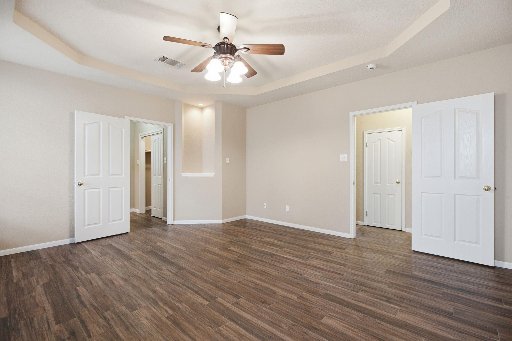 2021 Woodglen Dr Property Photo 16