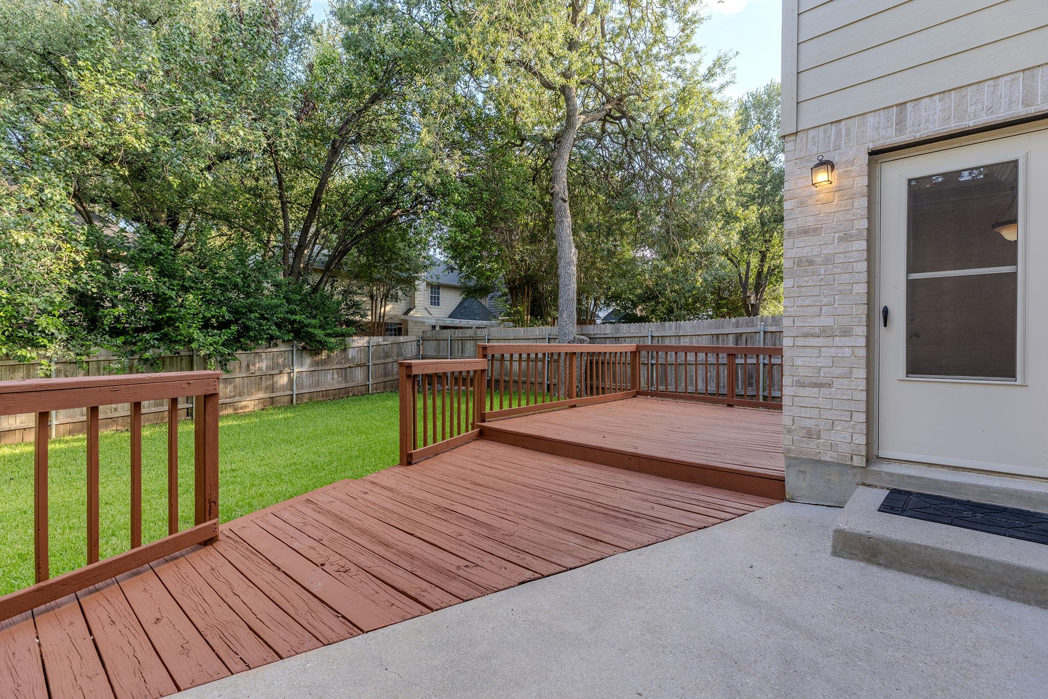 2021 Woodglen Dr Property Photo 33