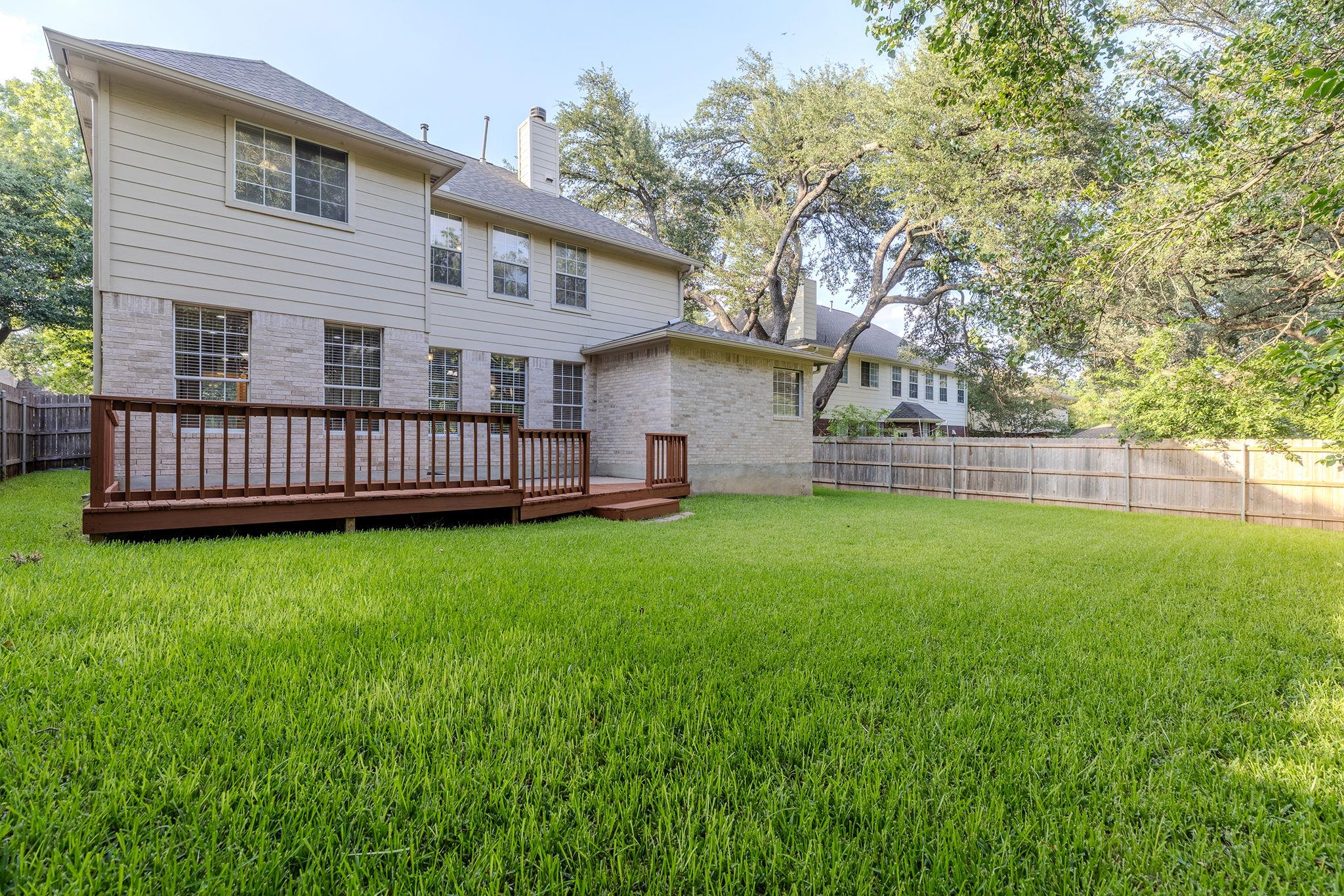 2021 Woodglen Dr Property Photo 35