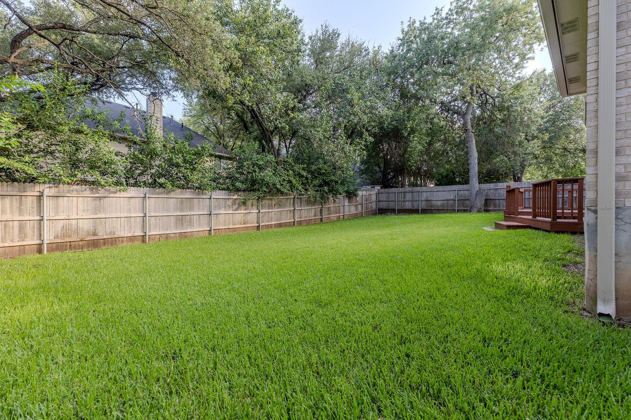 2021 Woodglen Dr Property Photo 37