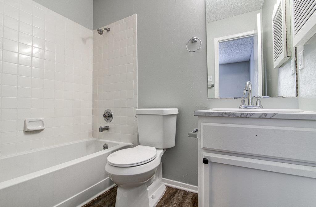 8200 West Gate Blvd #a Property Photo 14
