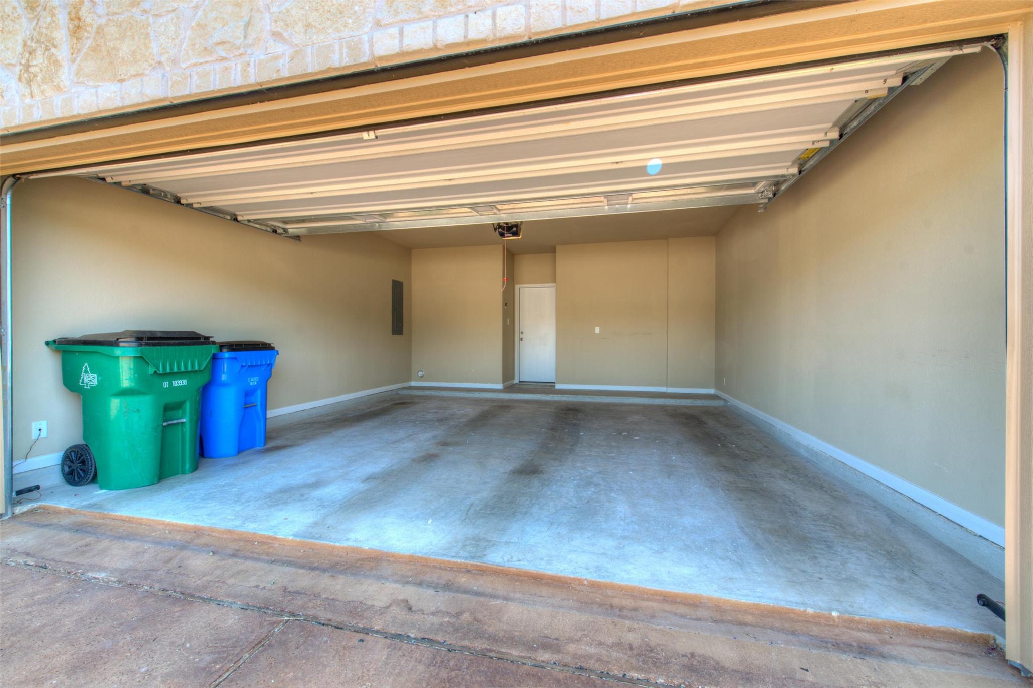 405 S Meadowlark St #b Property Photo 3