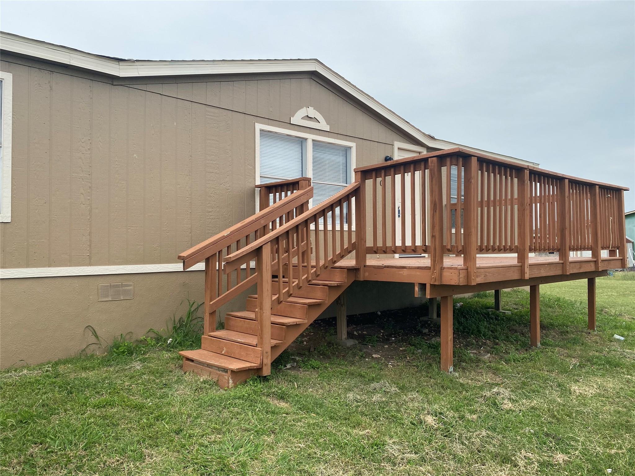110 Thomas Park Dr Property Photo 1