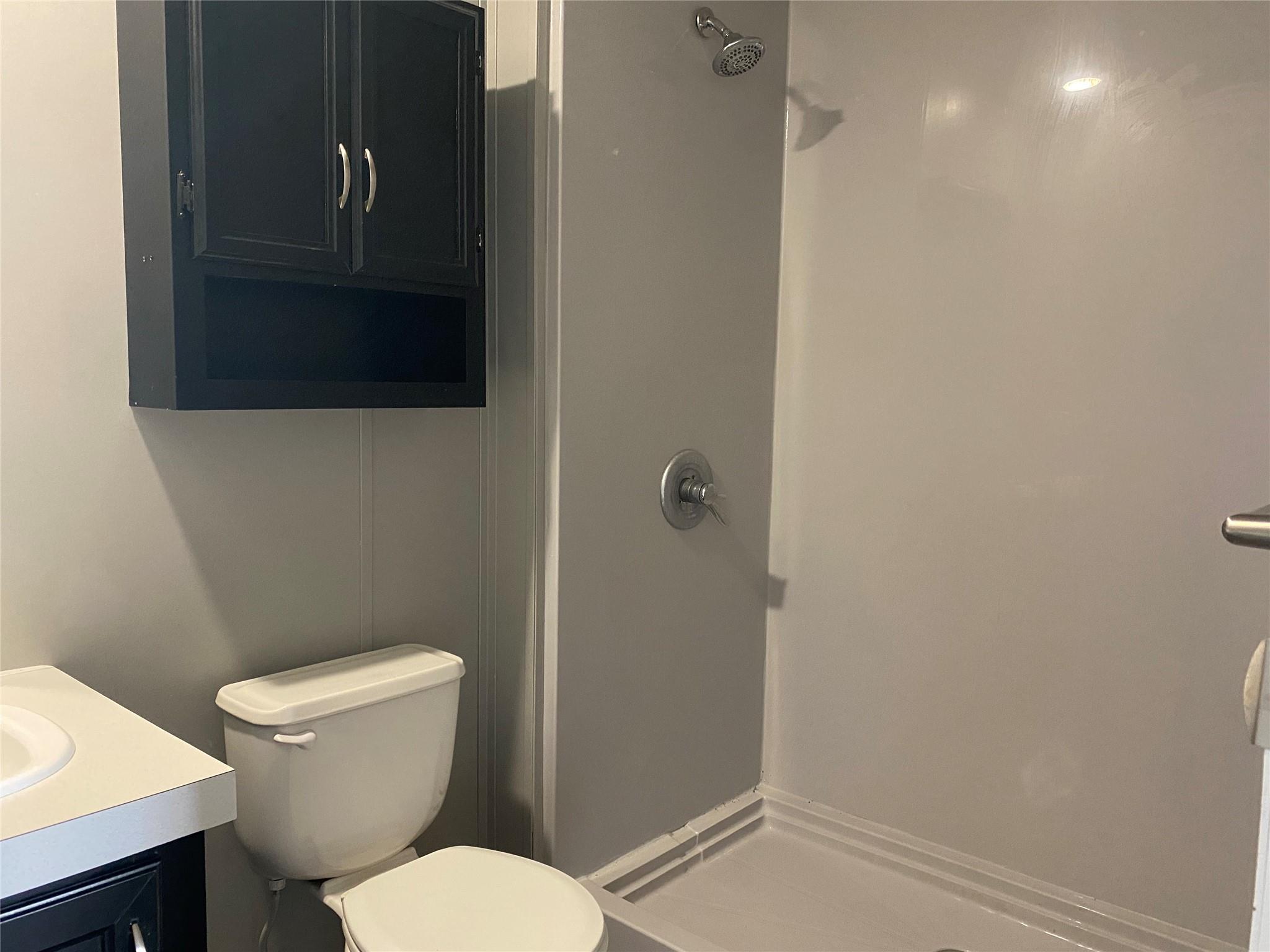 110 Thomas Park Dr Property Photo 10