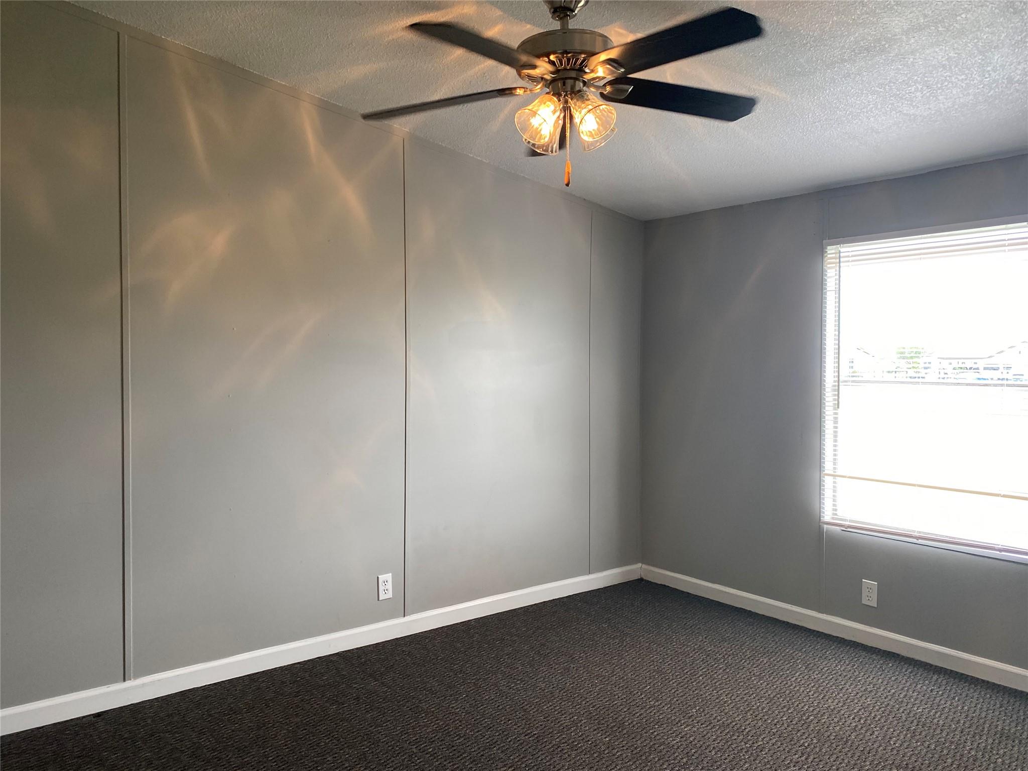 110 Thomas Park Dr Property Photo 11