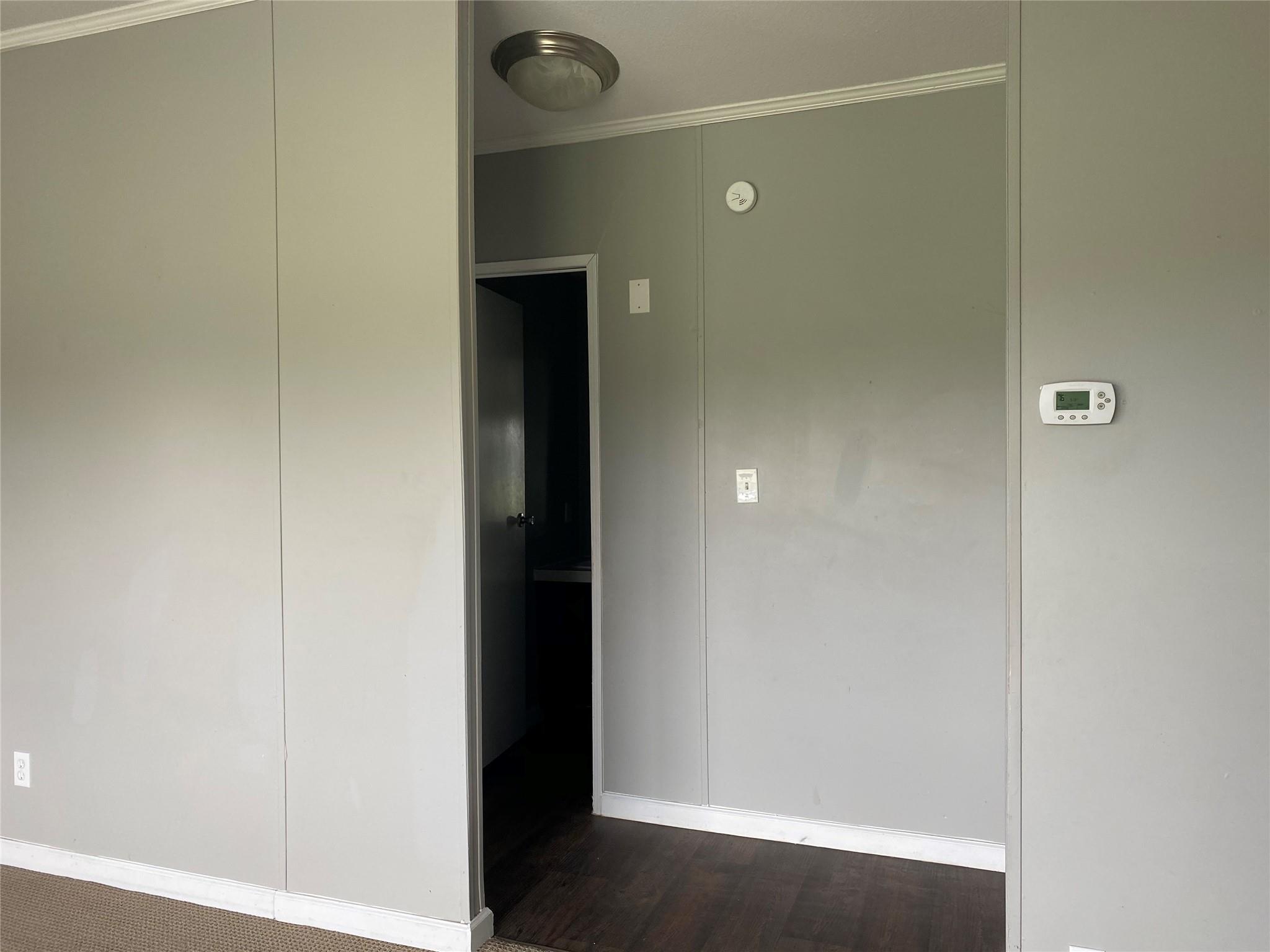 110 Thomas Park Dr Property Photo 12