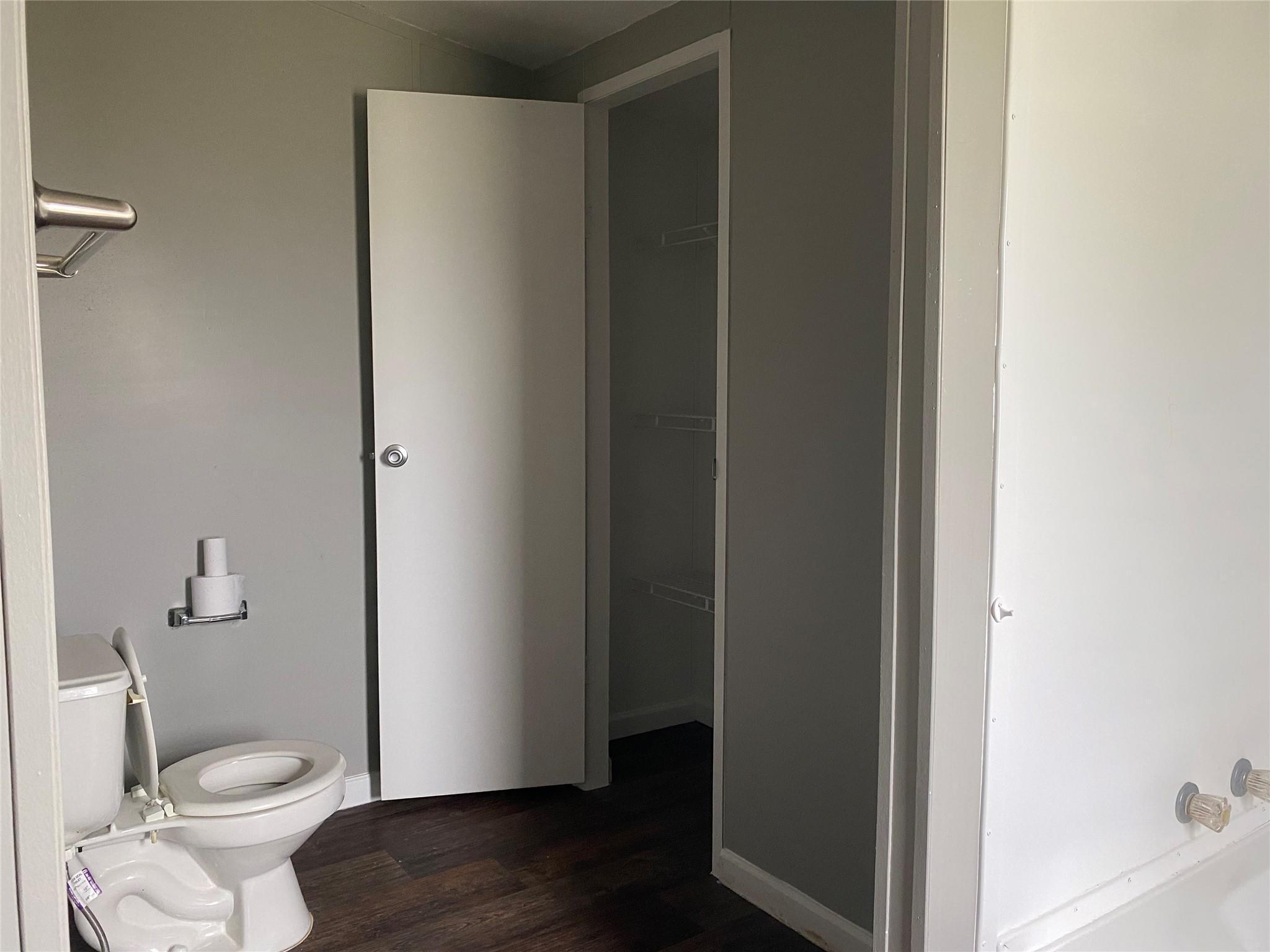 110 Thomas Park Dr Property Photo 15