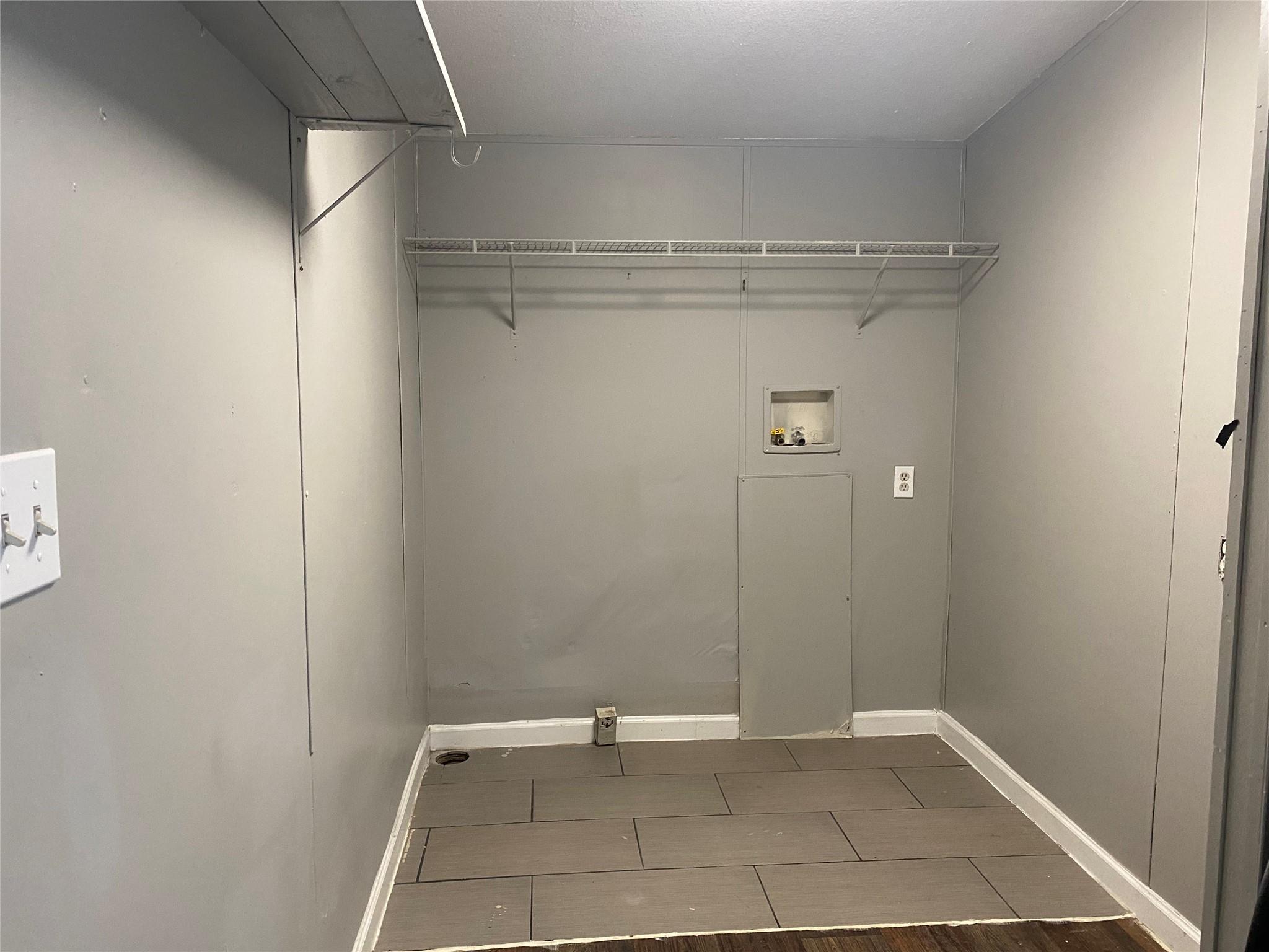 110 Thomas Park Dr Property Photo 16