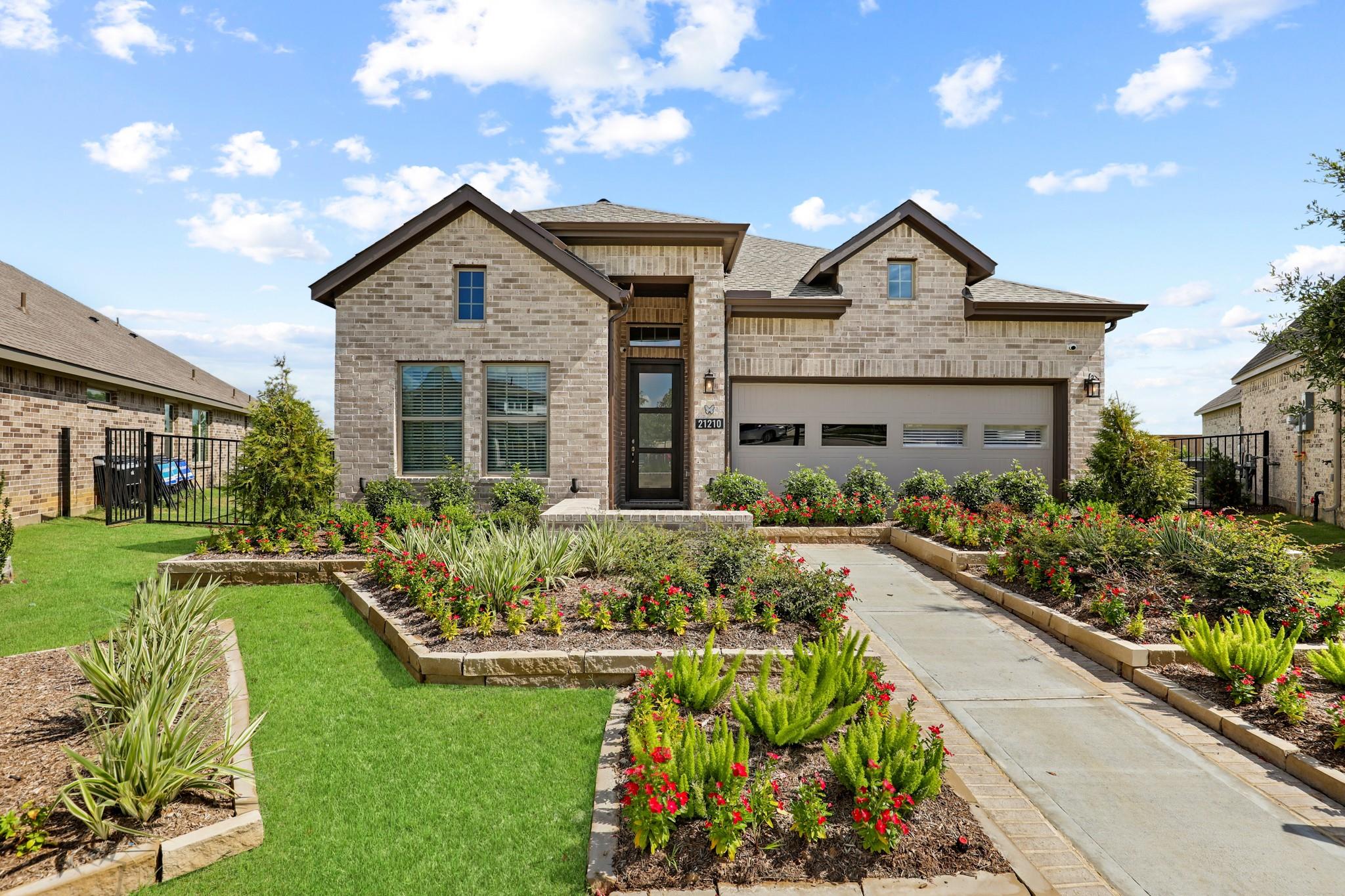 425 Blue Vervain Trl Property Photo 1