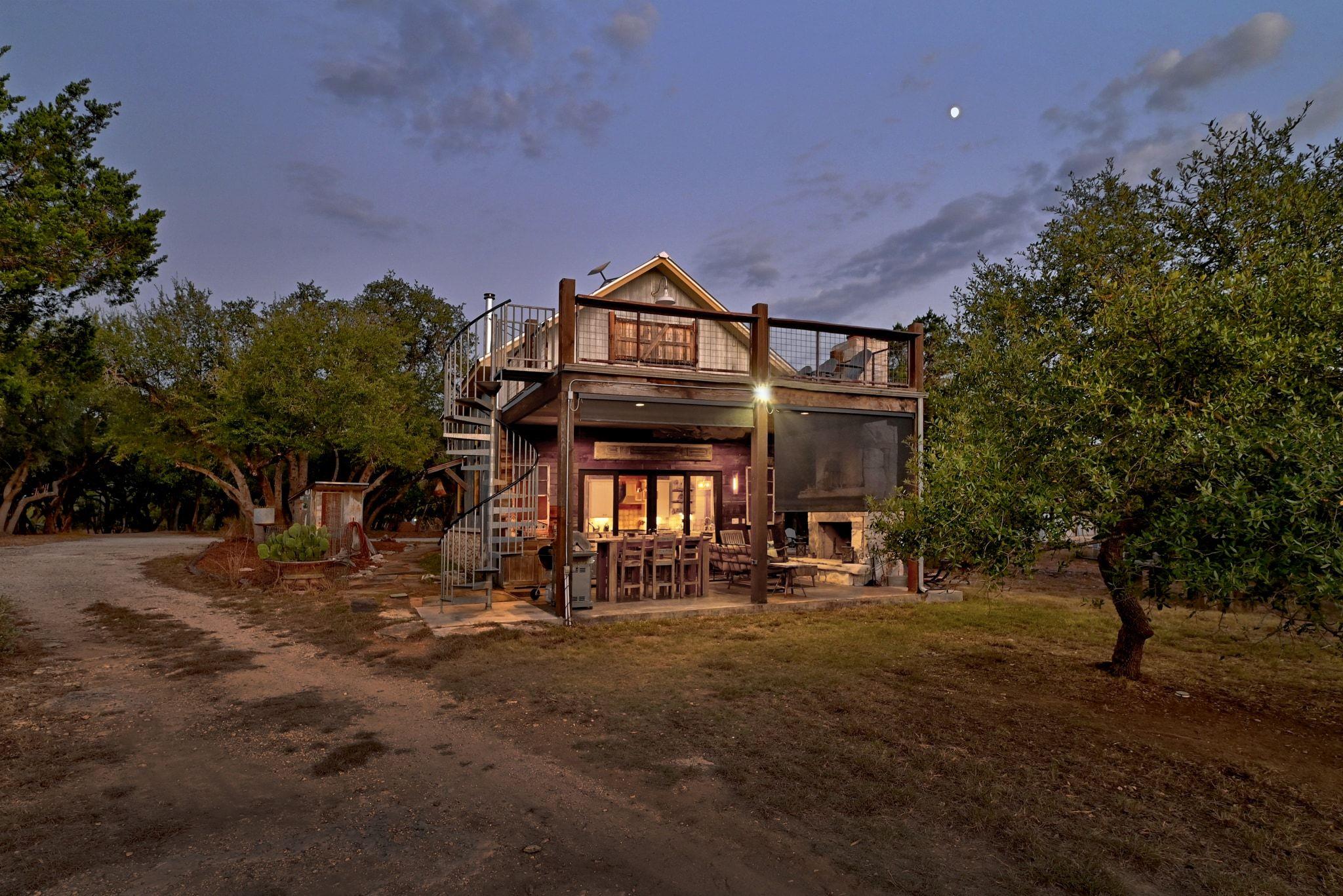 1910 Sandy Point Rd Property Photo 2