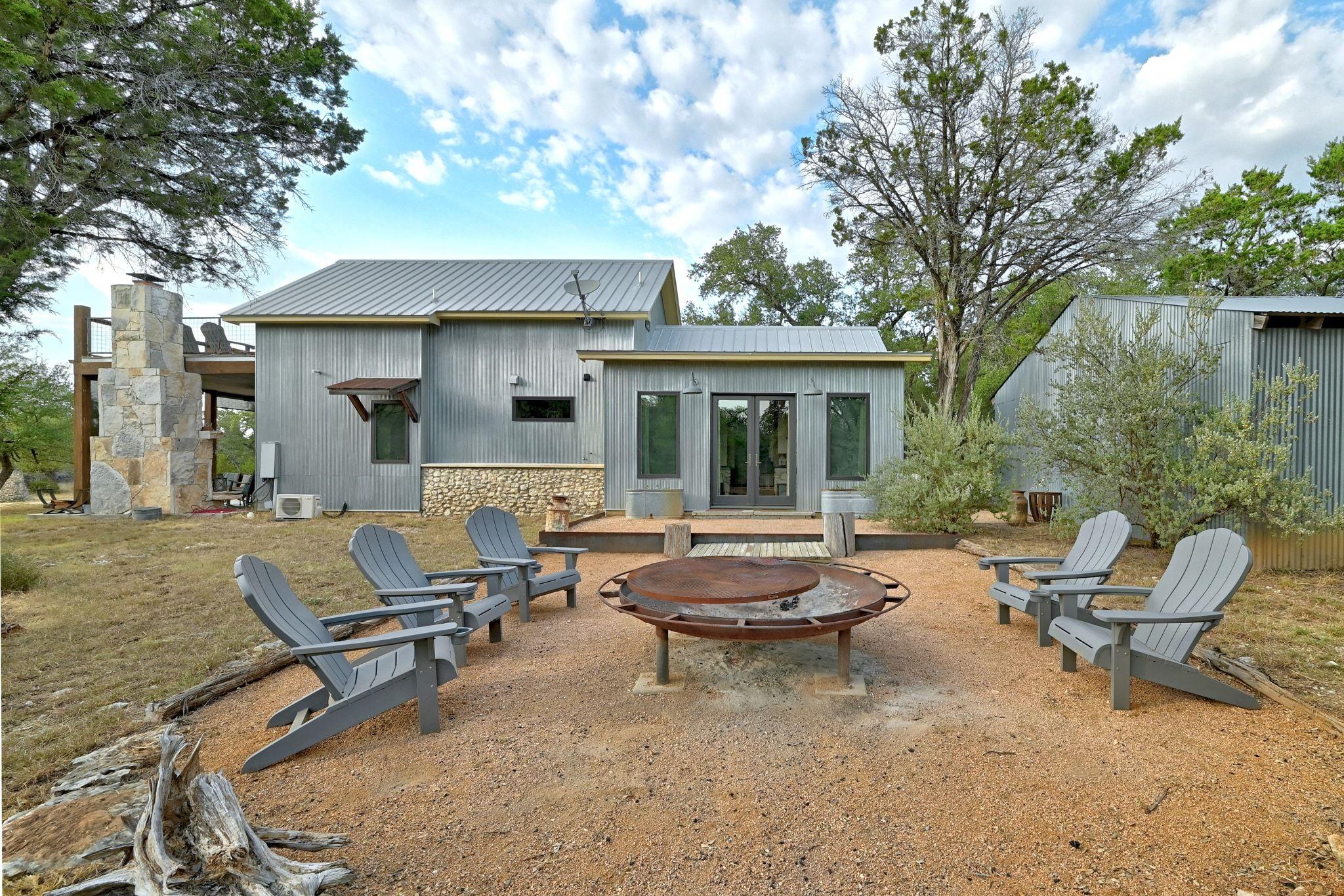 1910 Sandy Point Rd Property Photo 4