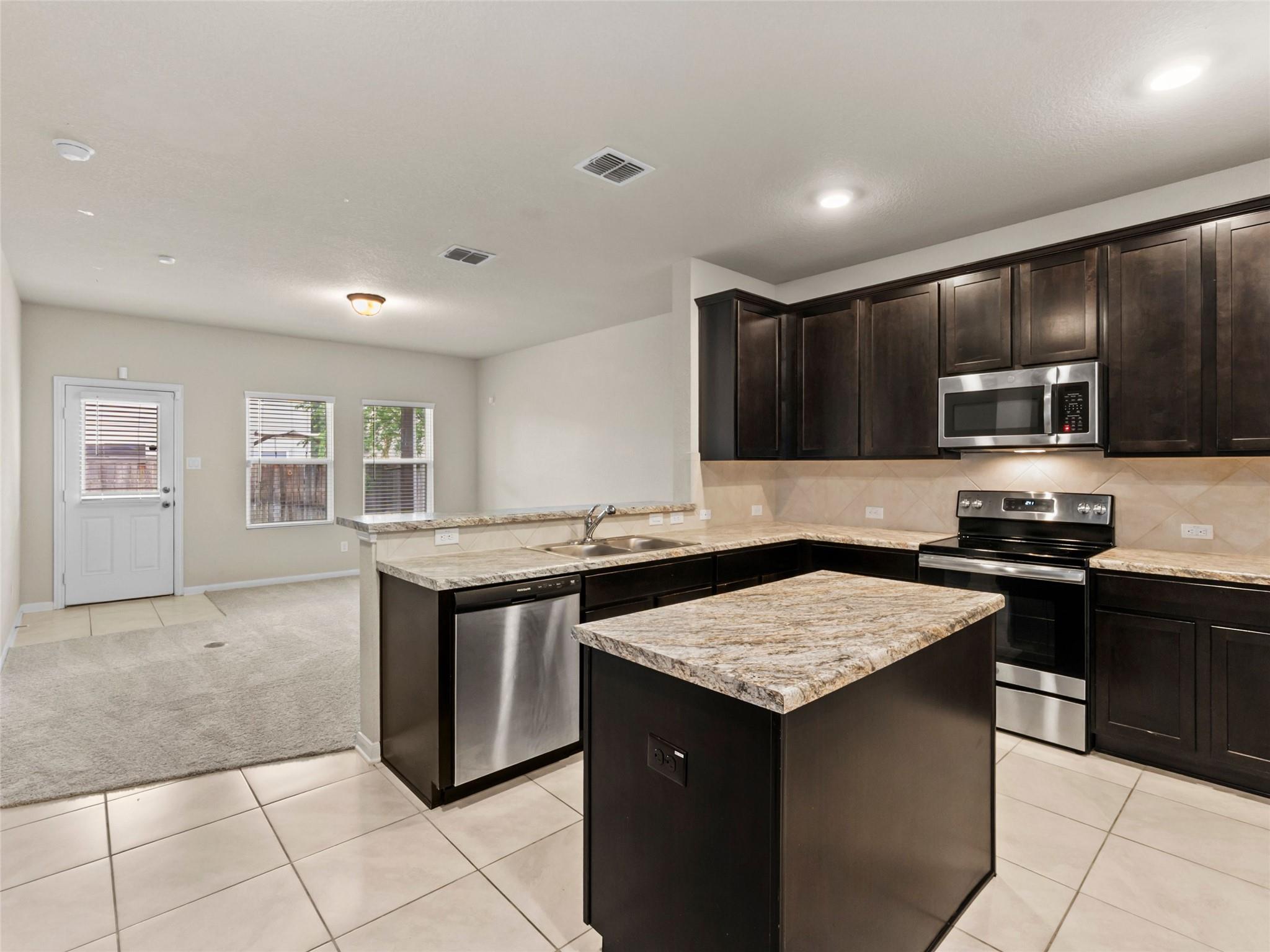 7210 Archers Grv Property Photo 9