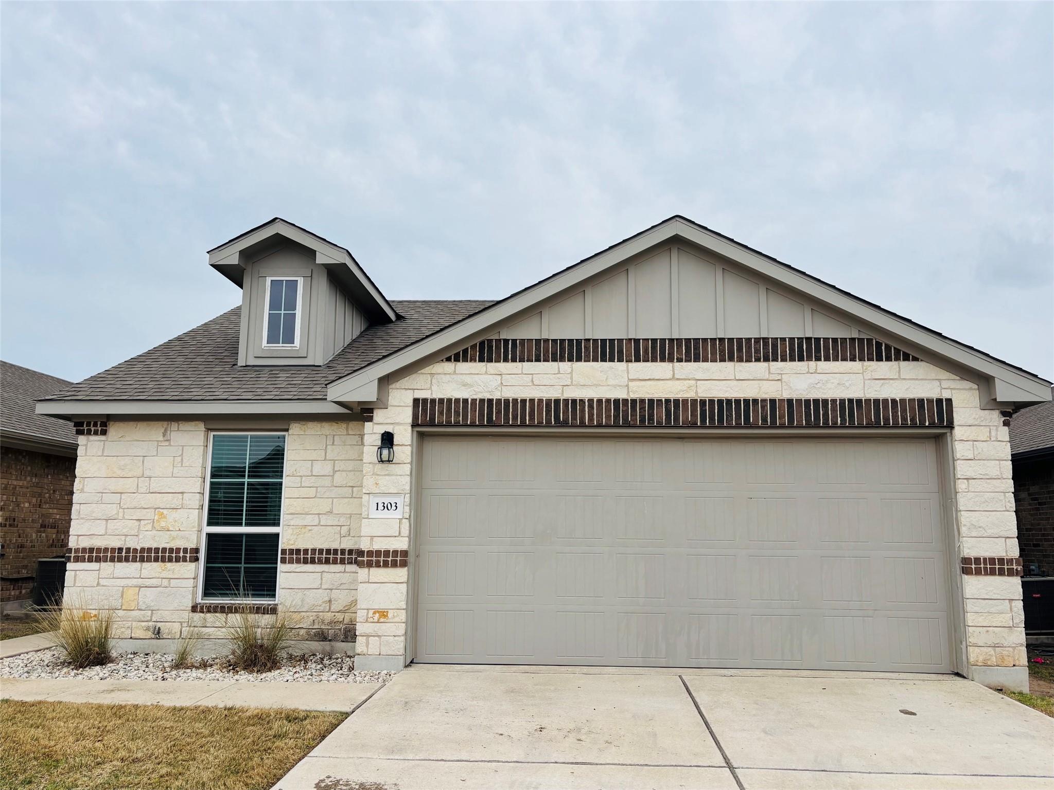 1303 Golden Barley Dr Property Photo