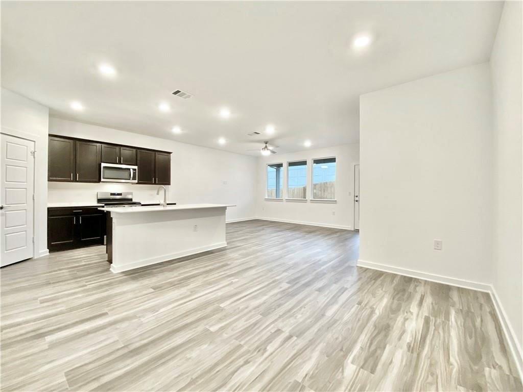 13816 Lubeck Dr Property Photo 12