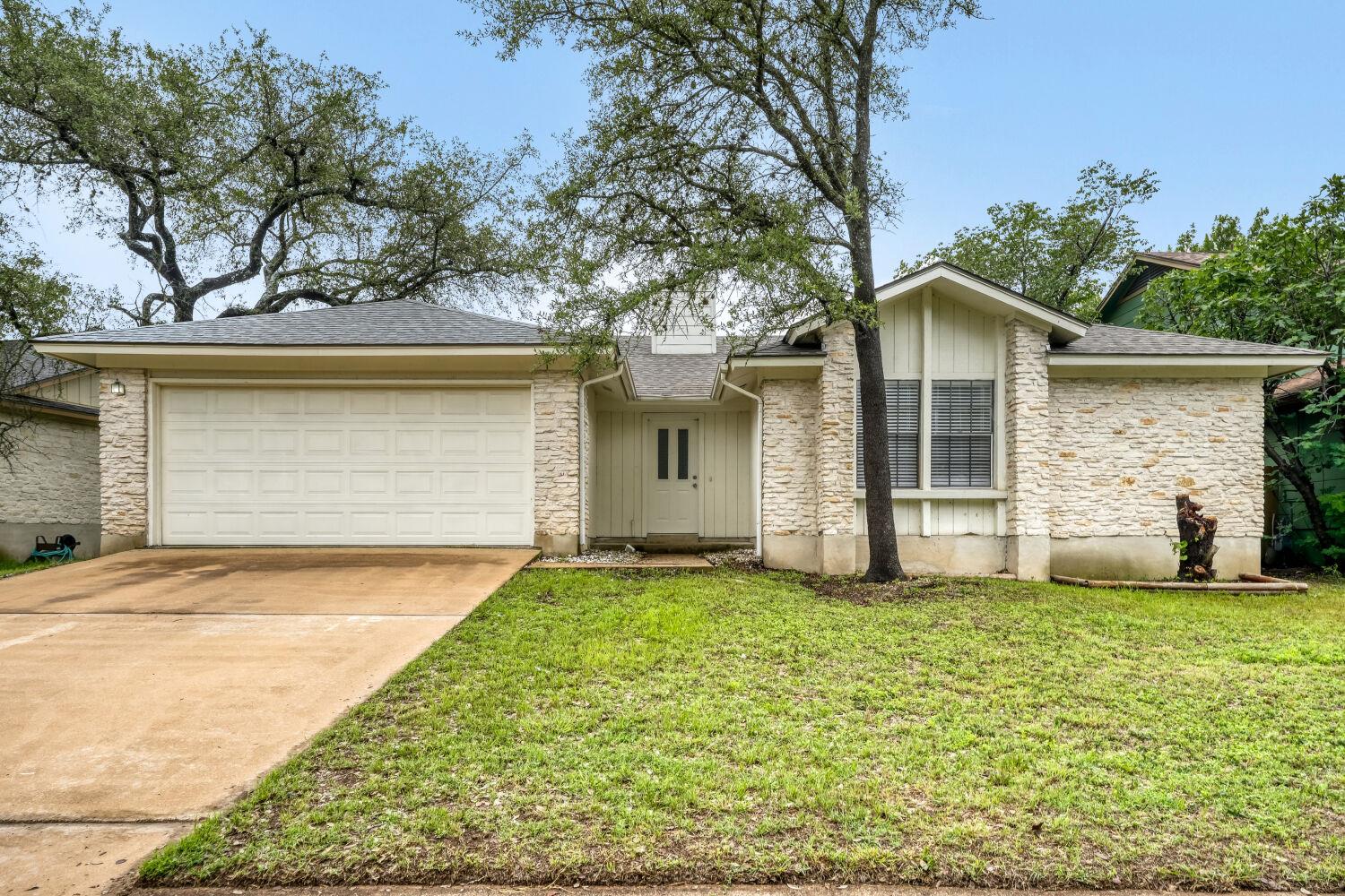 11922 Meadowfire Dr Property Photo 2