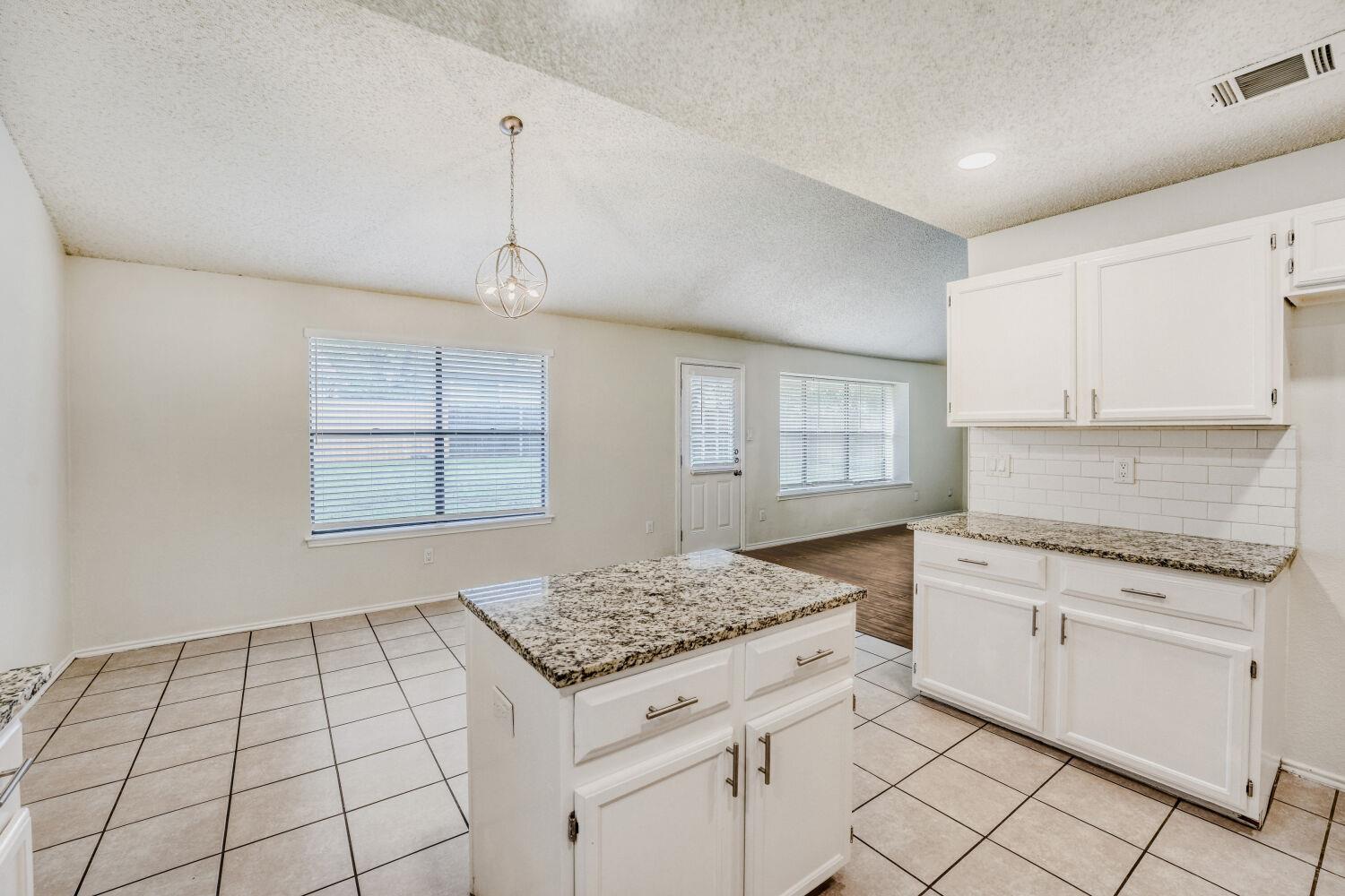 11922 Meadowfire Dr Property Photo 3