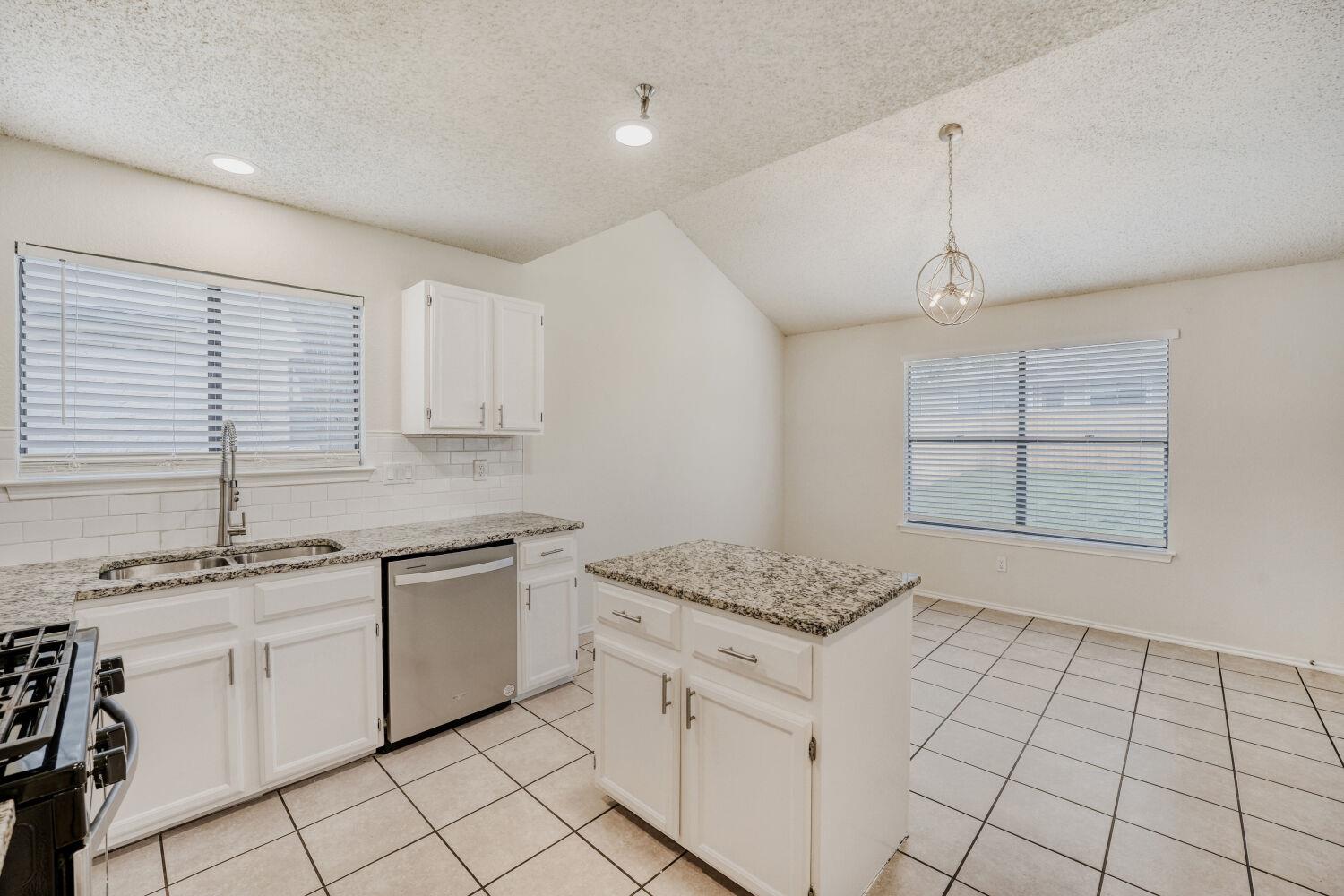 11922 Meadowfire Dr Property Photo 4