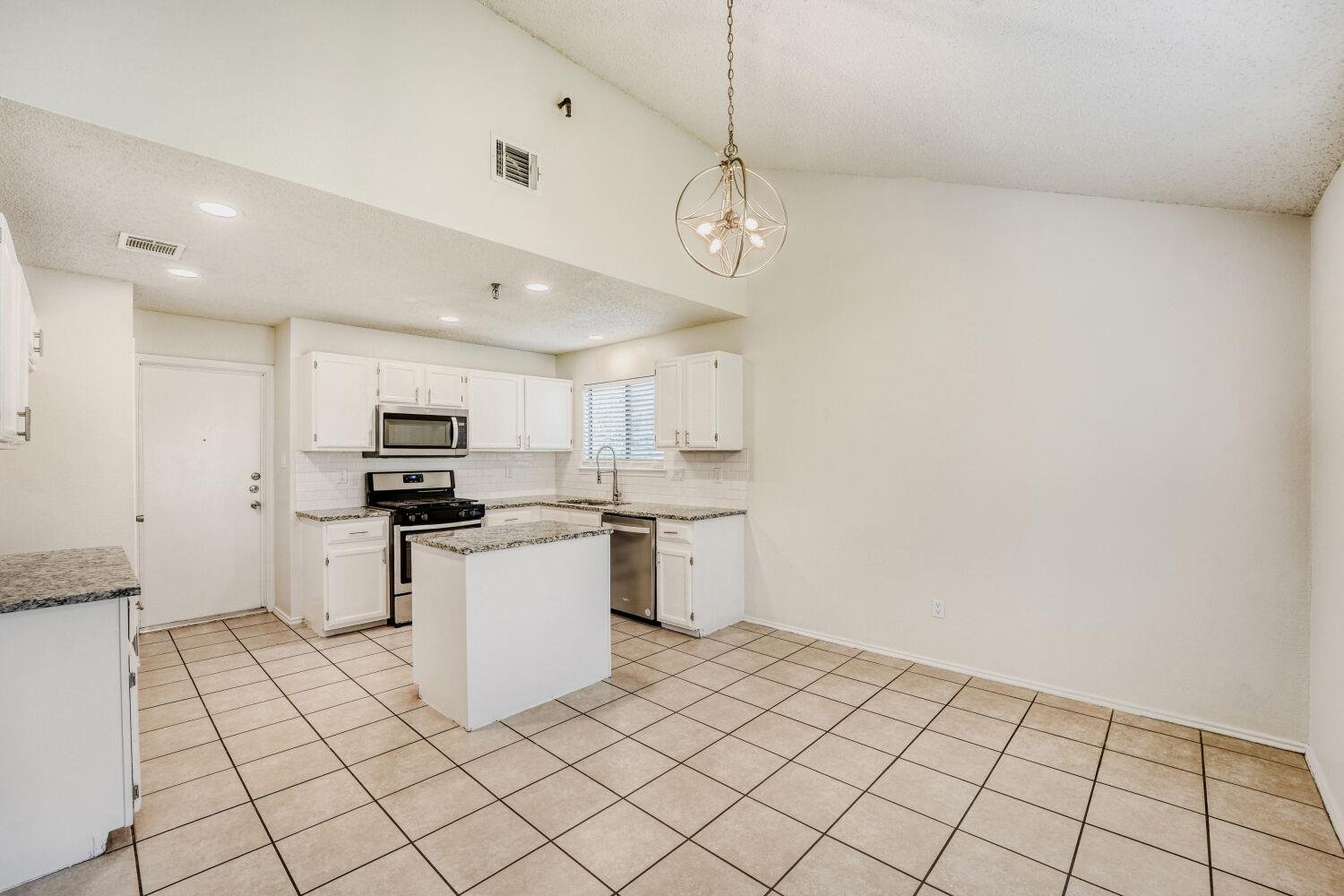 11922 Meadowfire Dr Property Photo 7