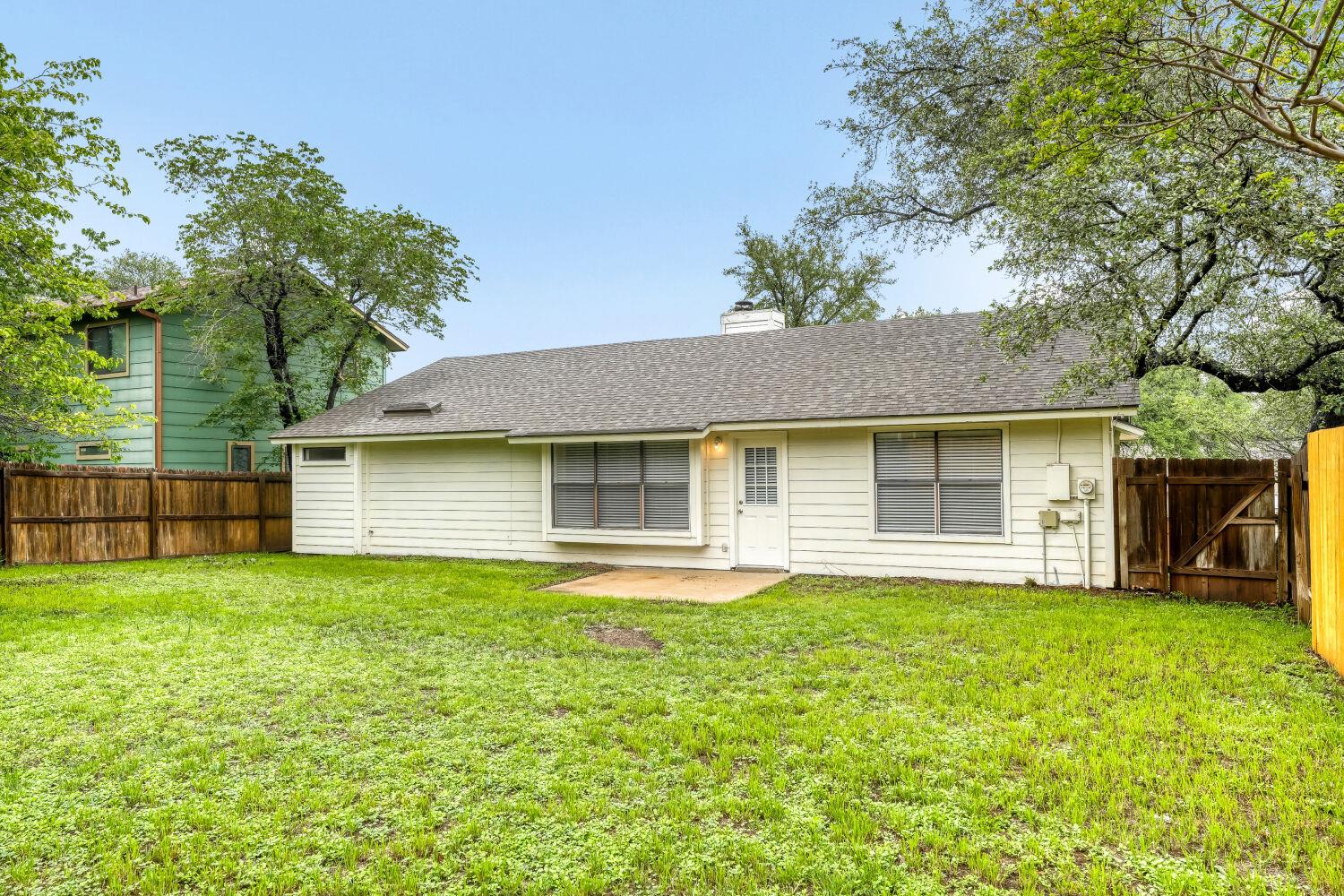 11922 Meadowfire Dr Property Photo 13